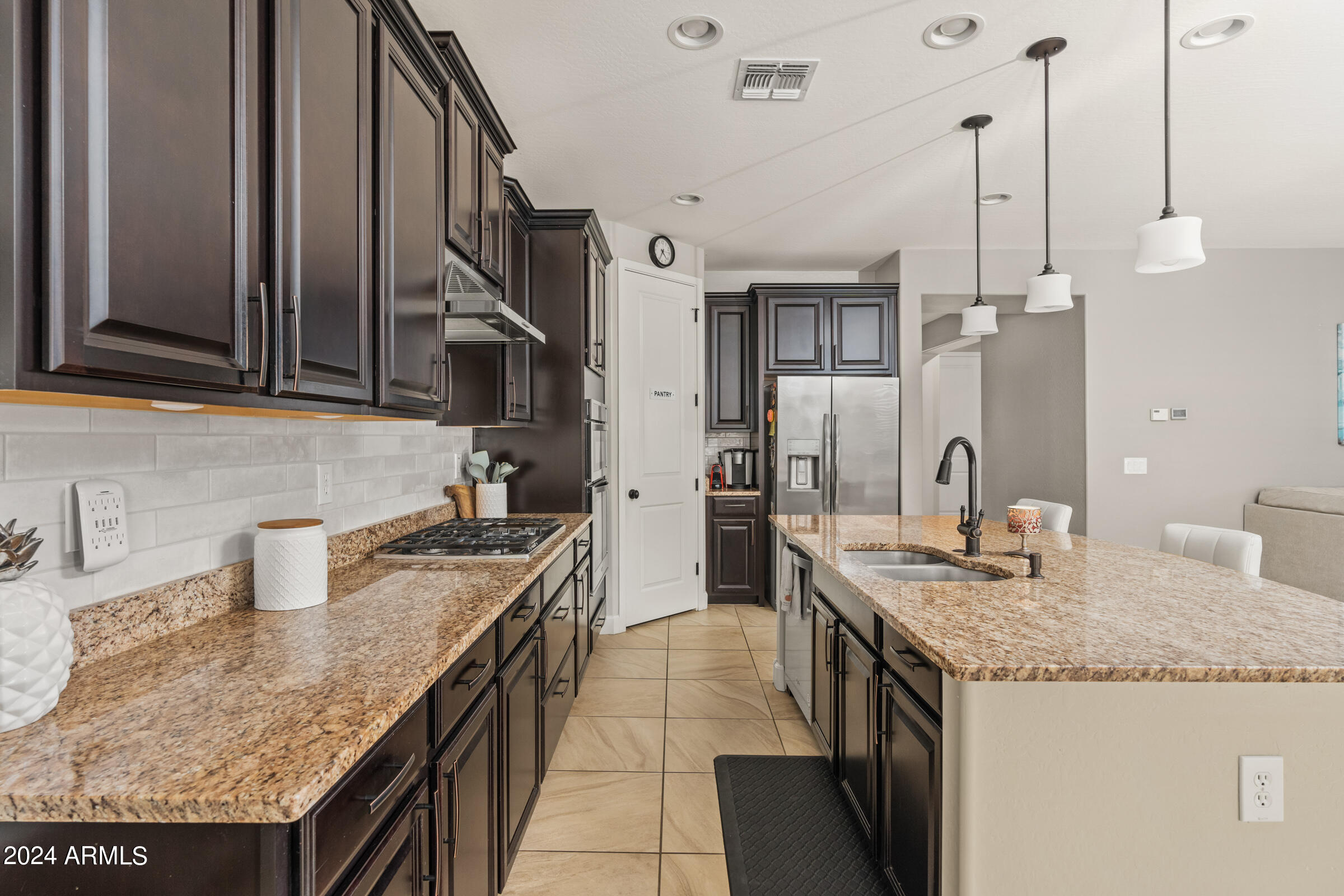 4138 E AMBER Lane