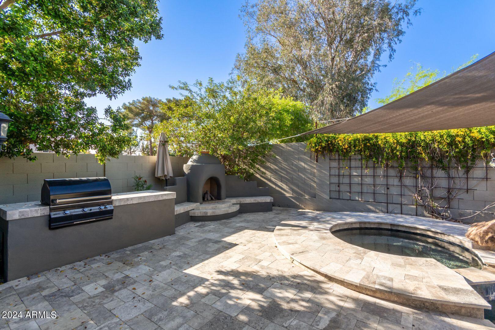 3202 E ORANGE Drive