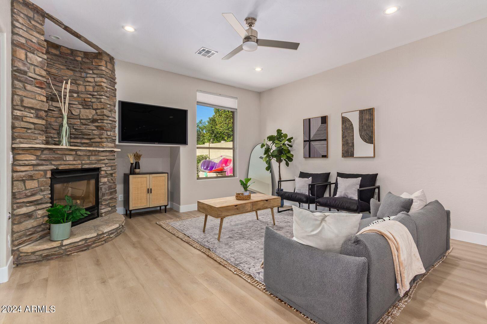 3202 E ORANGE Drive
