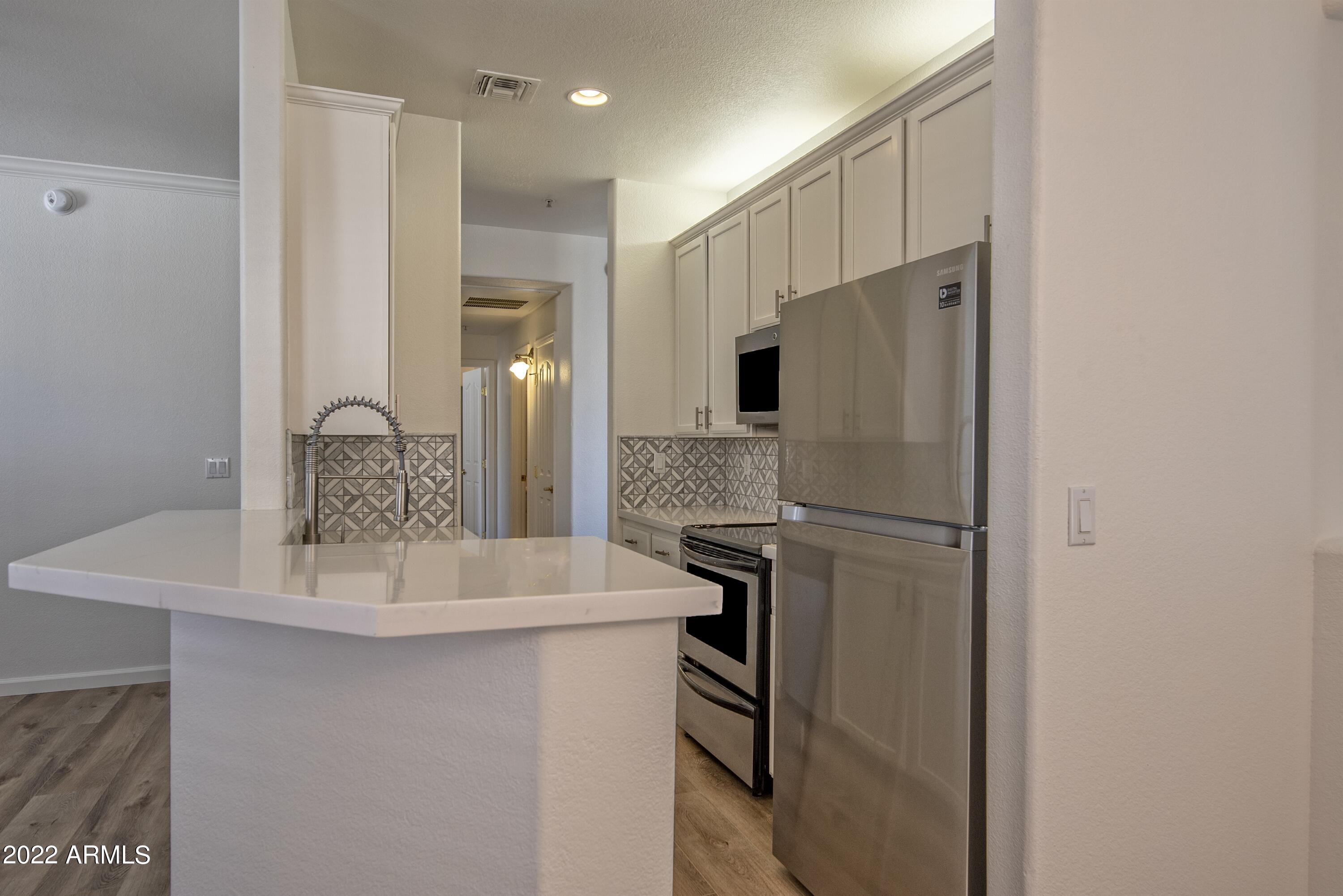 2992 N Miller Road, 211A