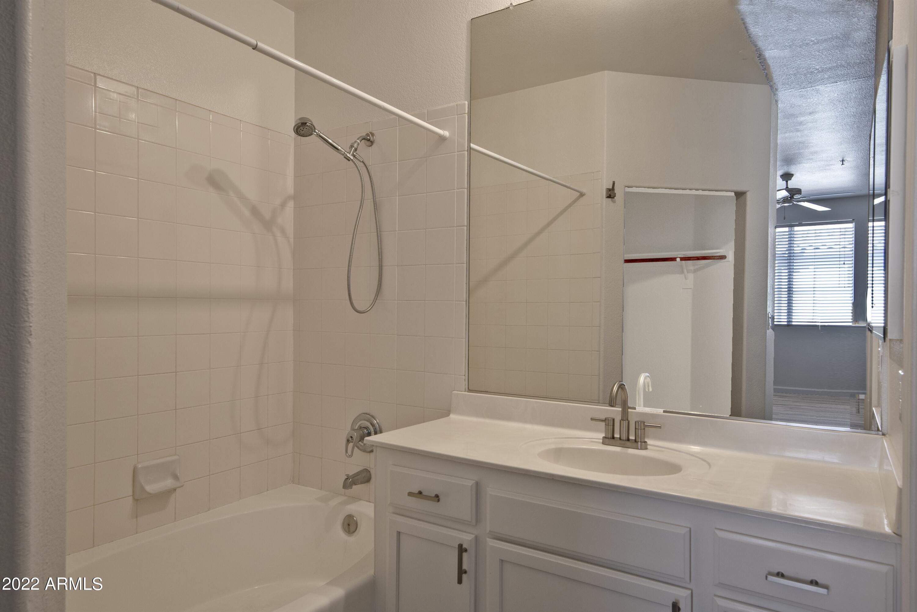 2992 N Miller Road, 211A