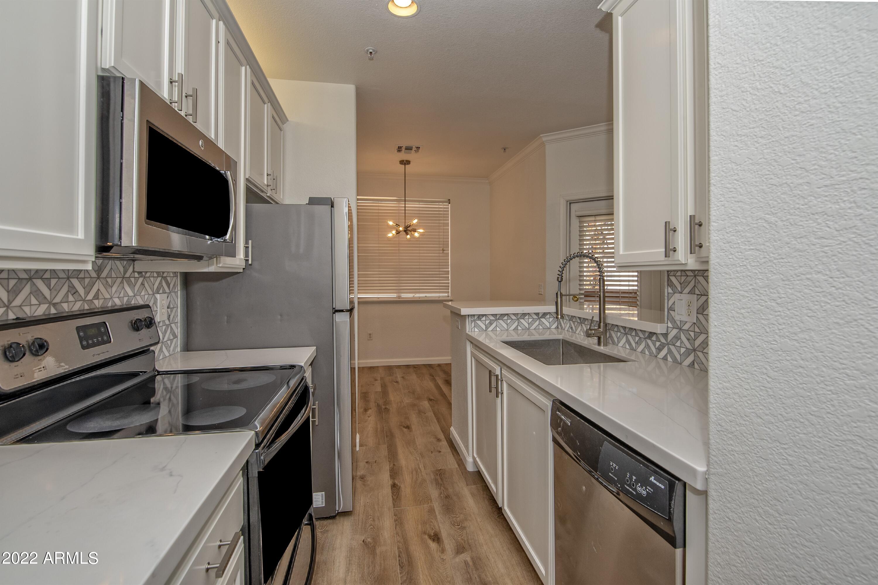 2992 N Miller Road, 211A