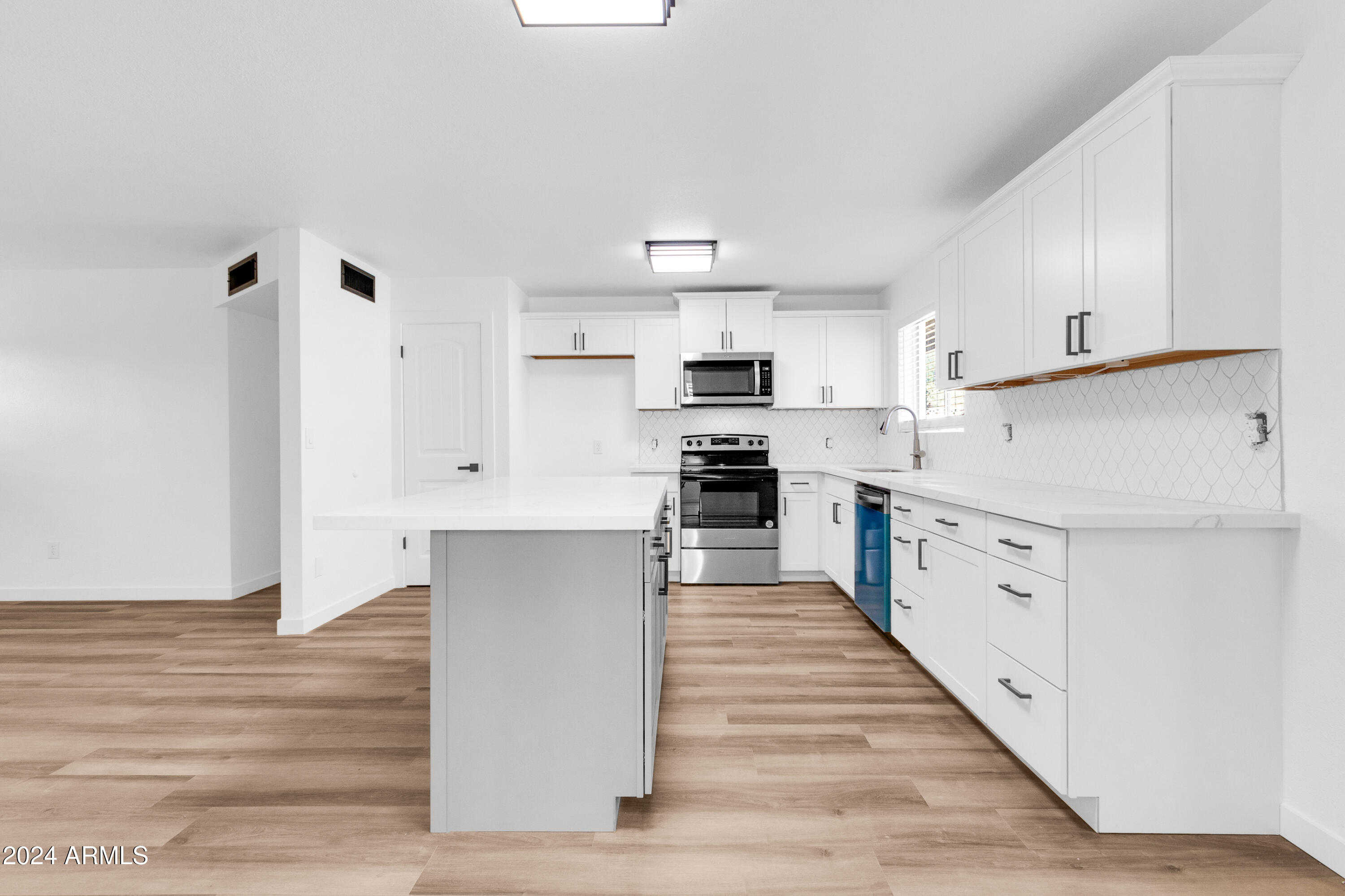 729 N 96TH Place