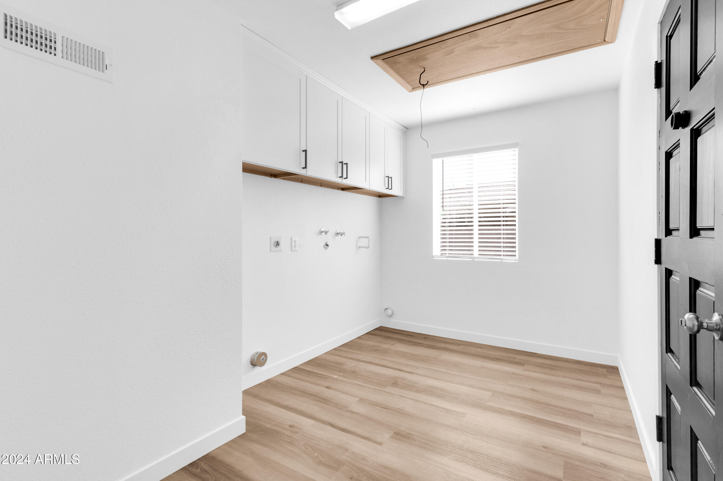 729 N 96TH Place
