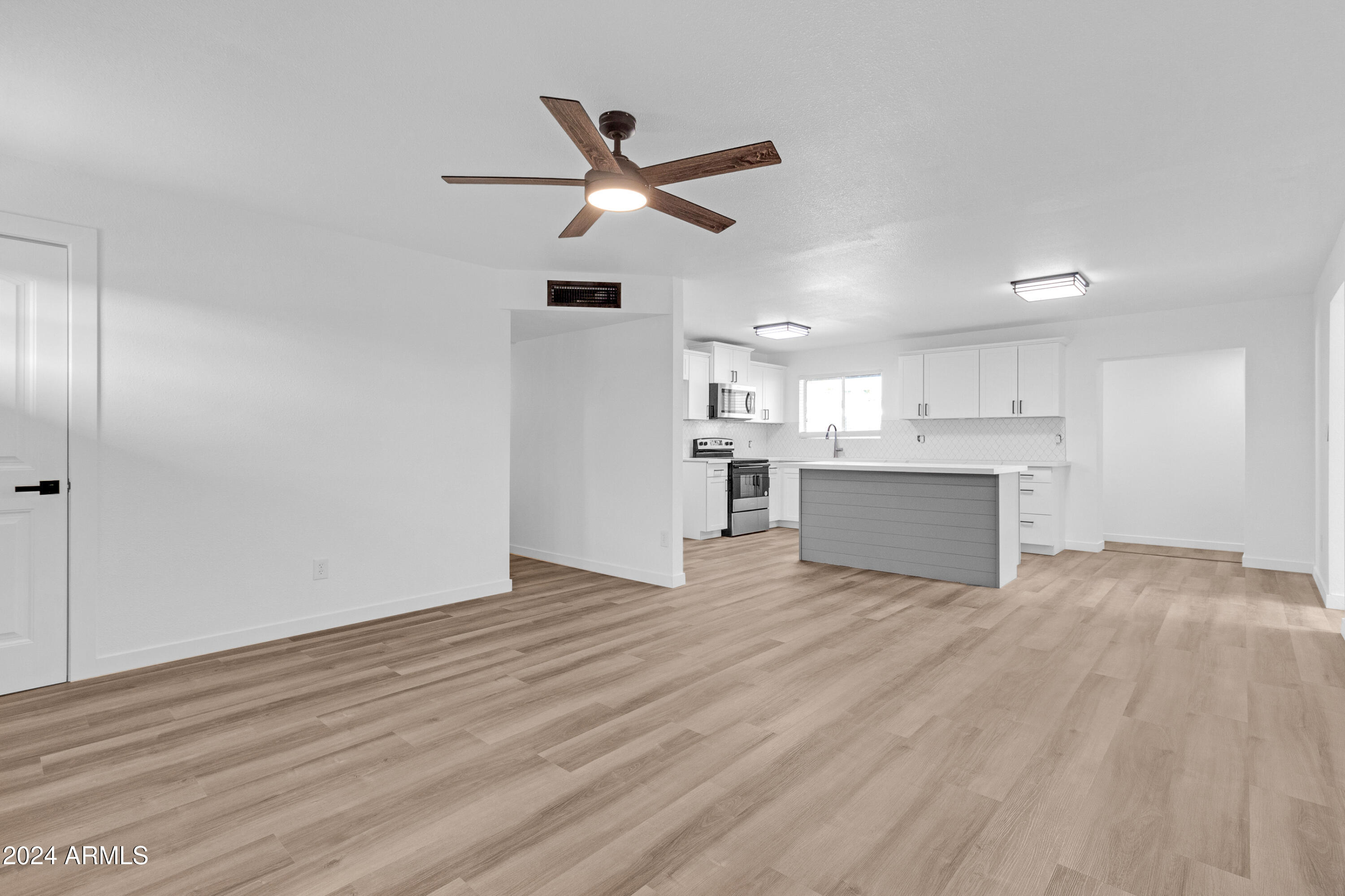 729 N 96TH Place