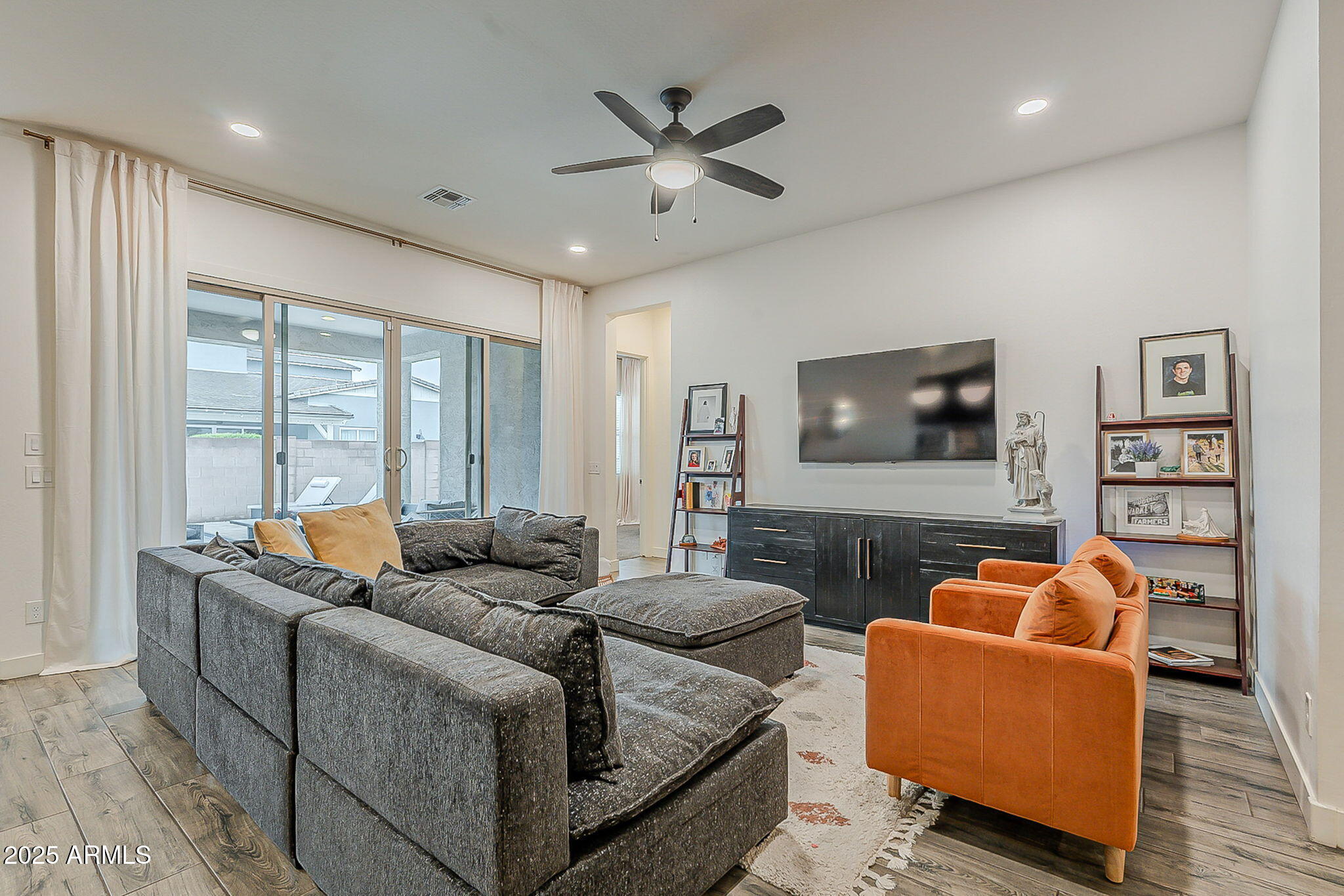 3563 E AUSTIN Drive