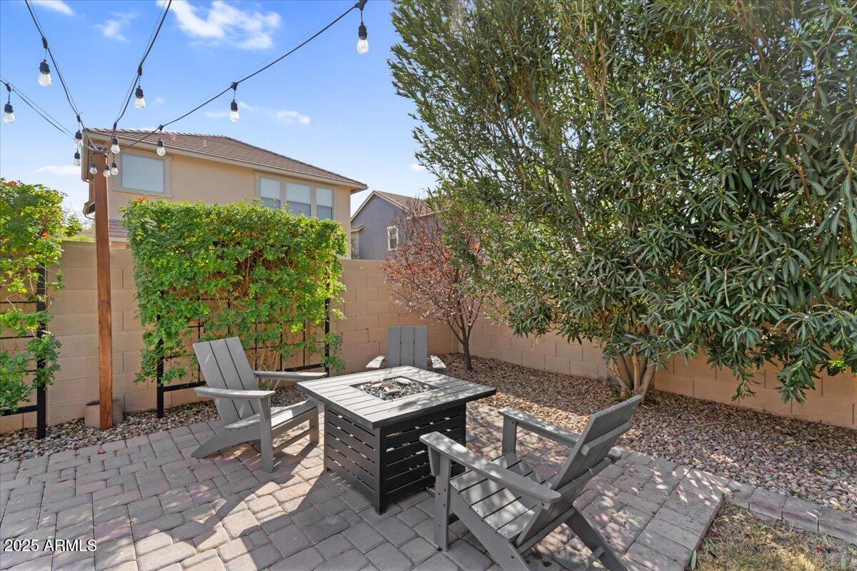3541 E AMBER Lane