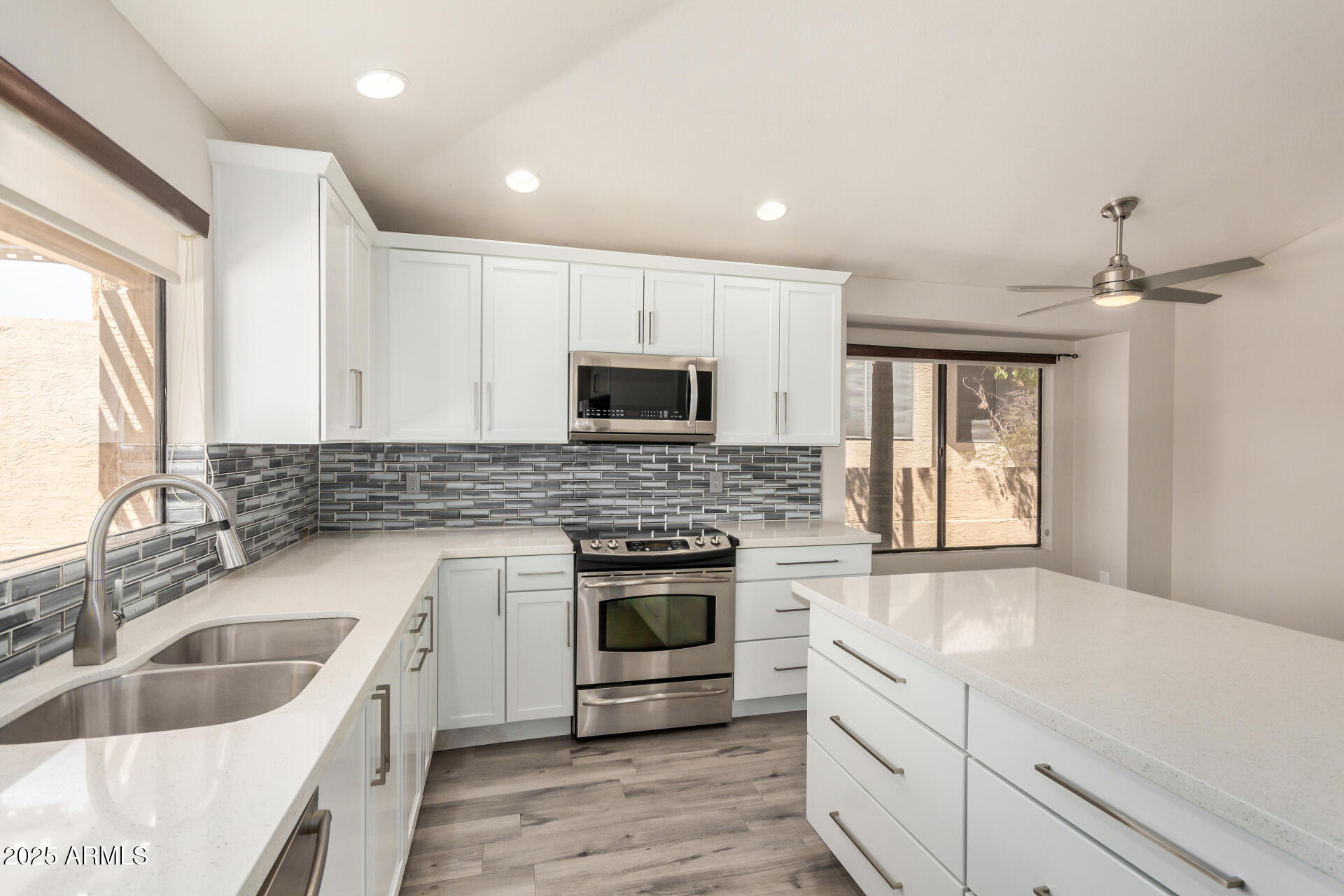 15238 S 36TH Place