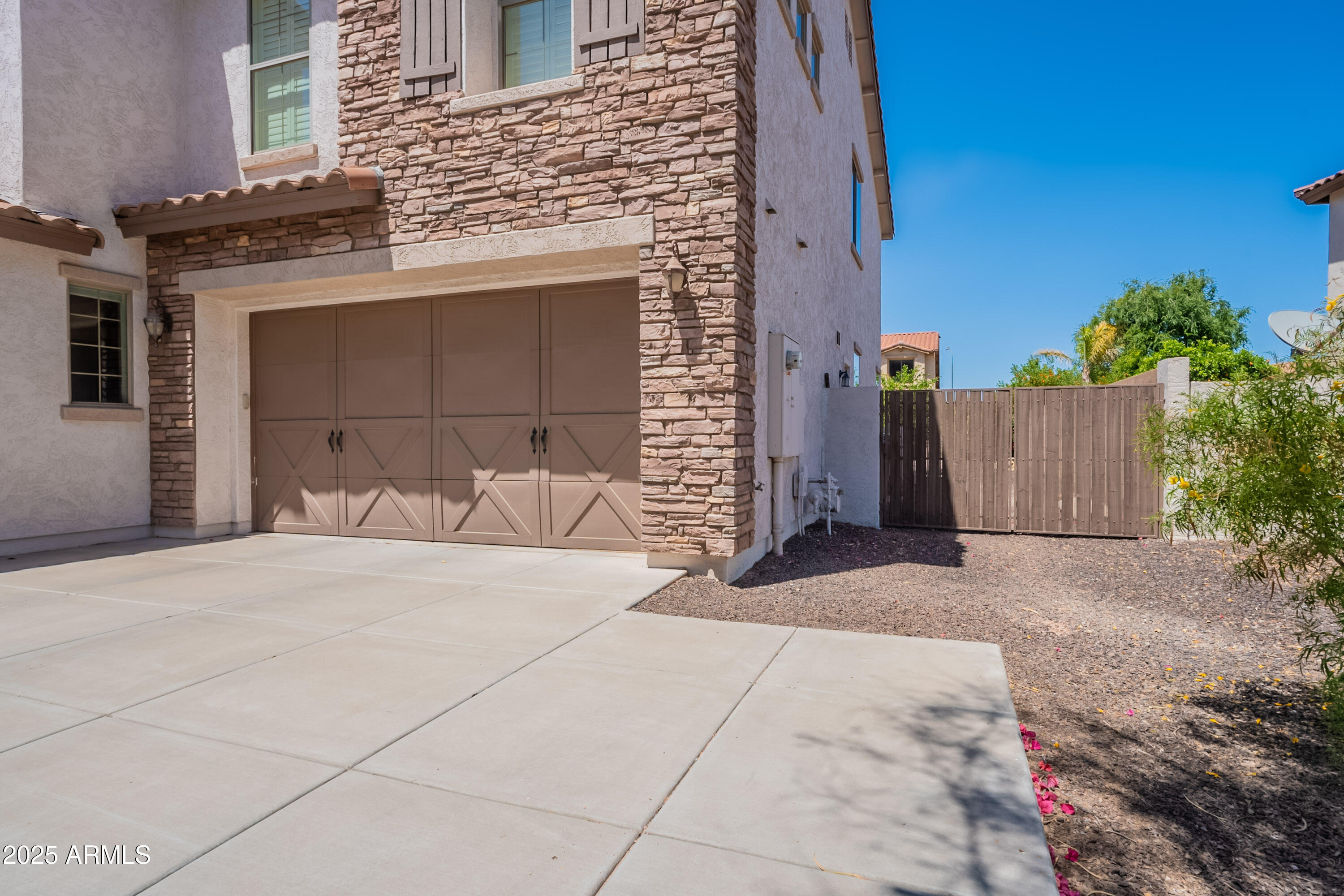 3574 E GLACIER Place