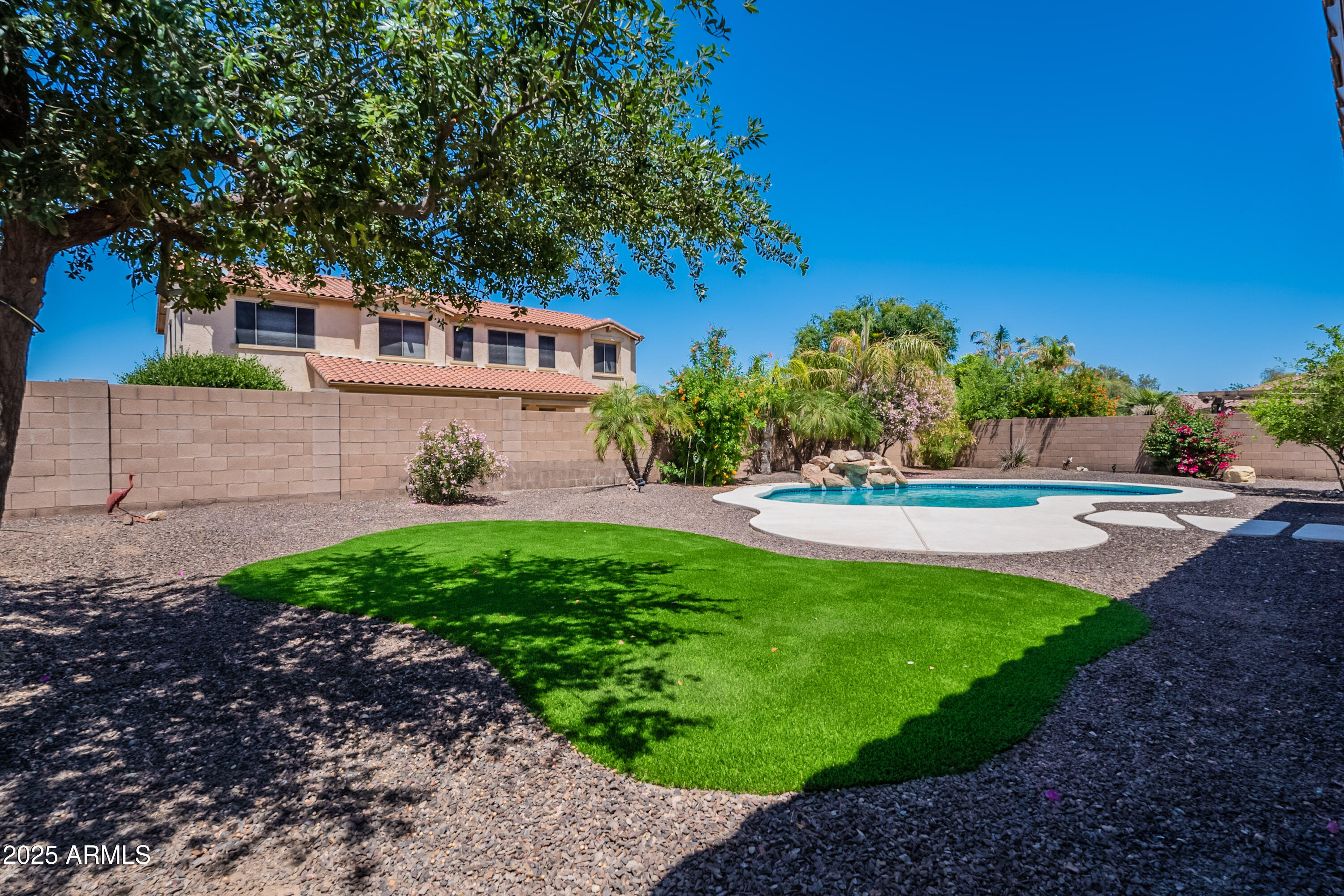 3574 E GLACIER Place