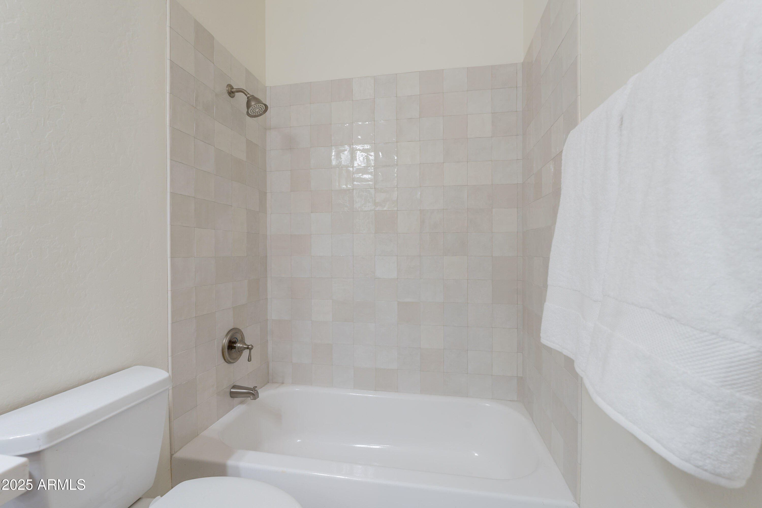 3574 E GLACIER Place