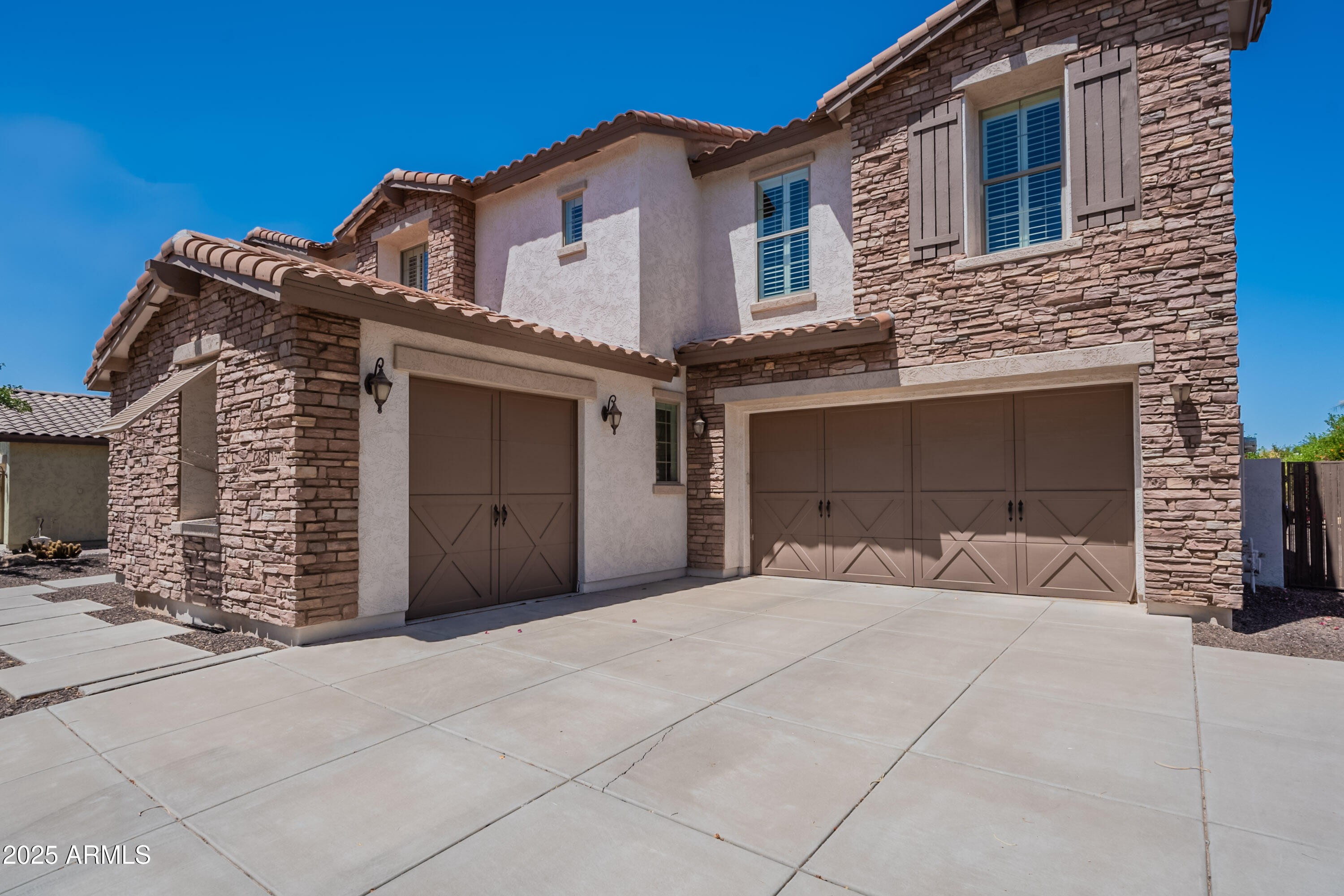 3574 E GLACIER Place