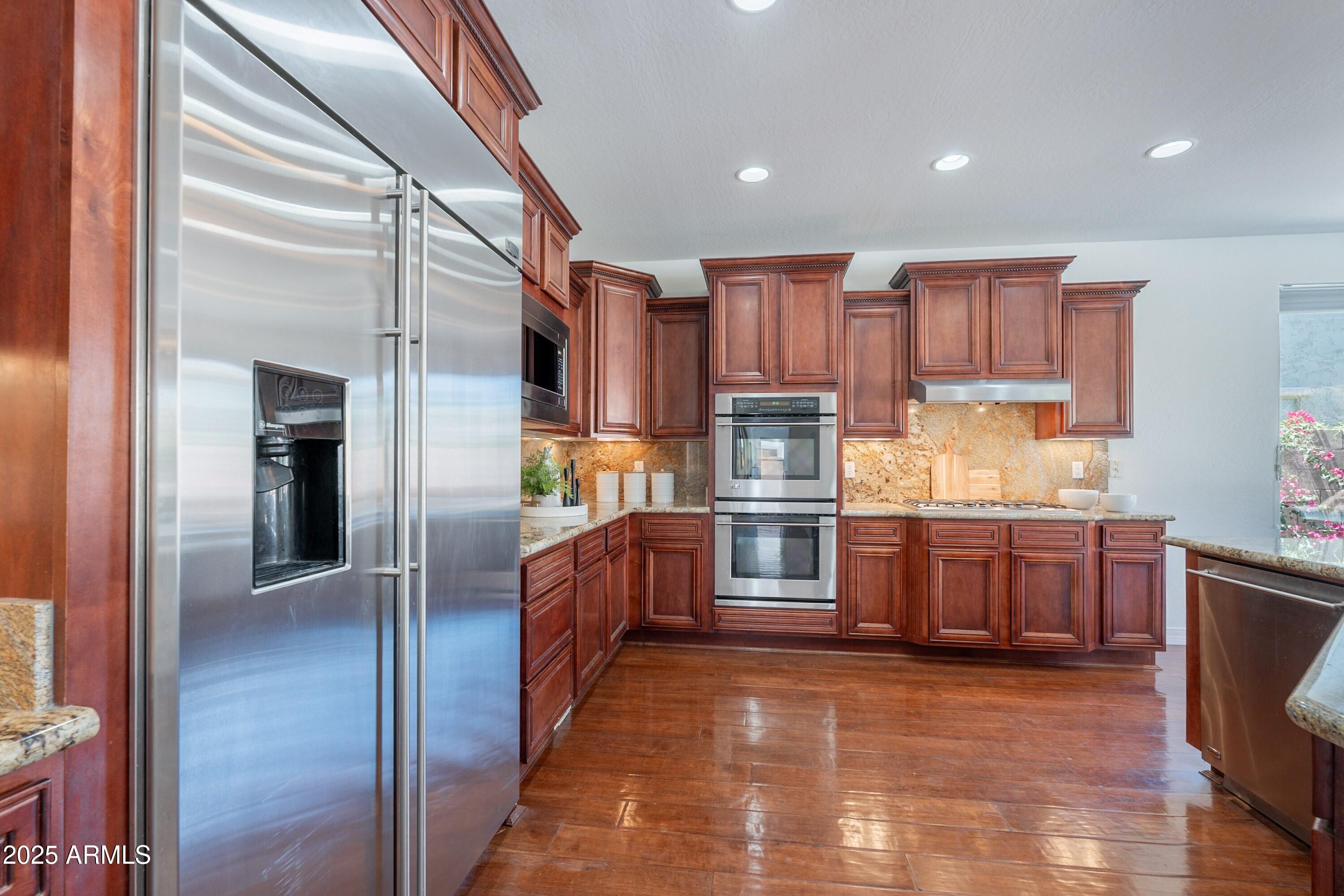 3574 E GLACIER Place