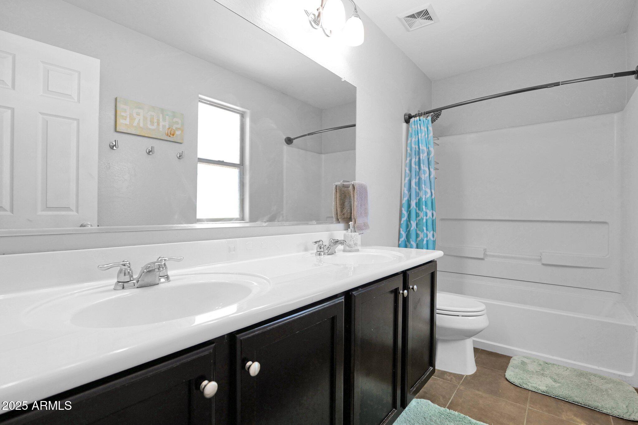 3436 E GARY Way