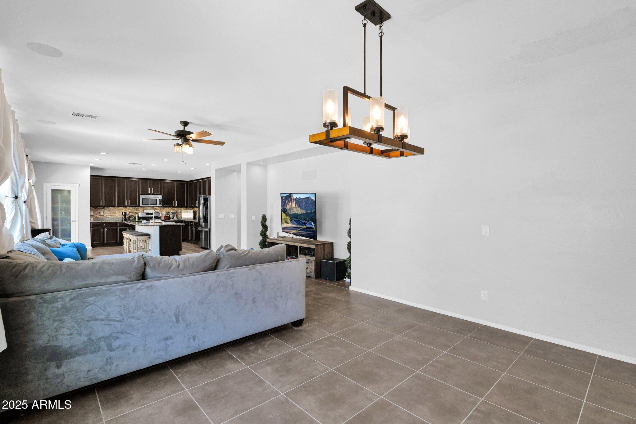 3436 E GARY Way