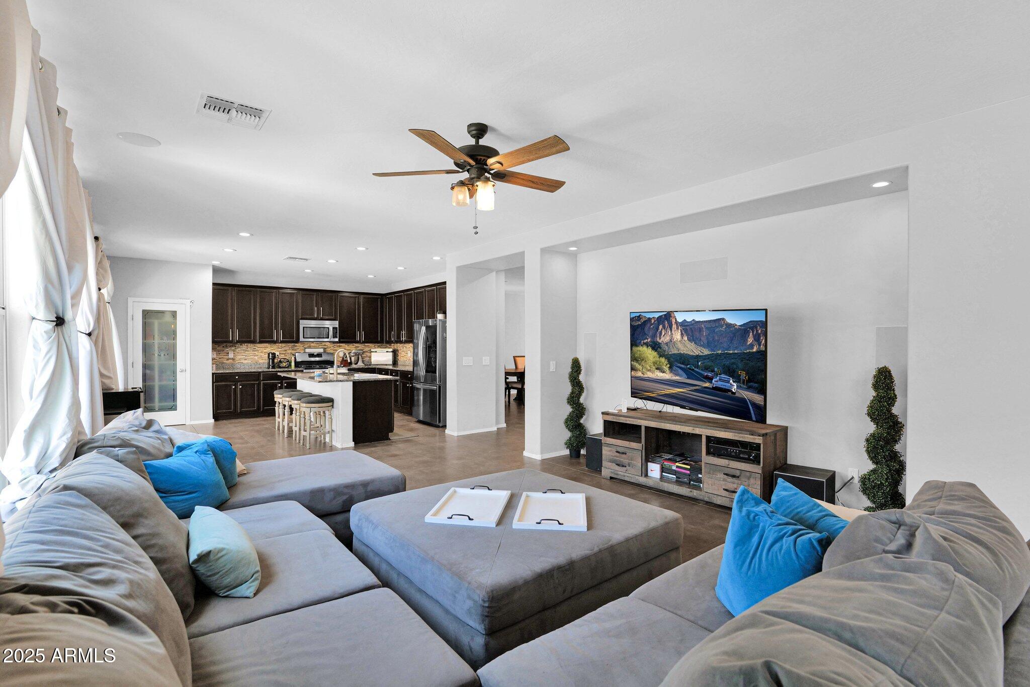 3436 E GARY Way