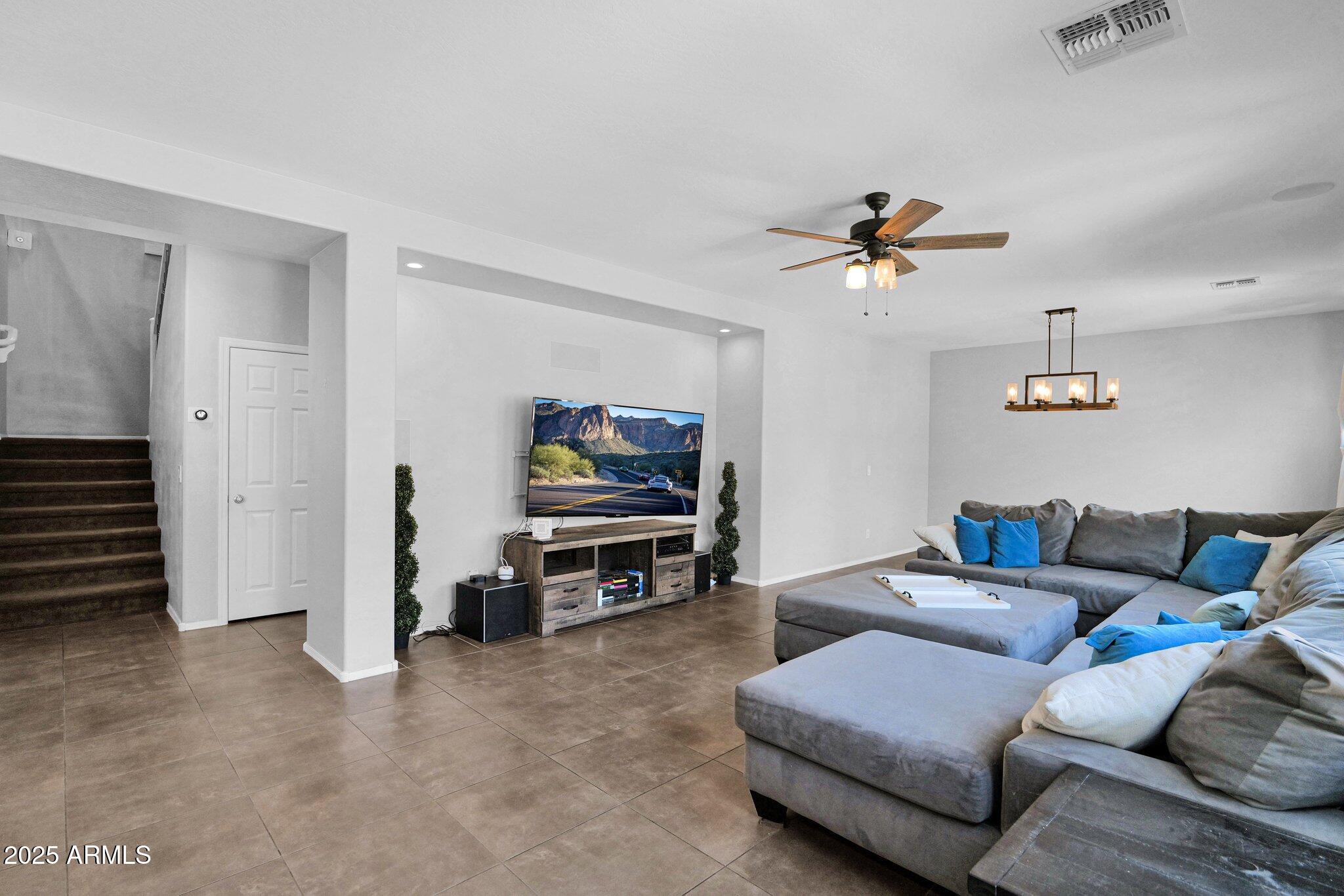 3436 E GARY Way