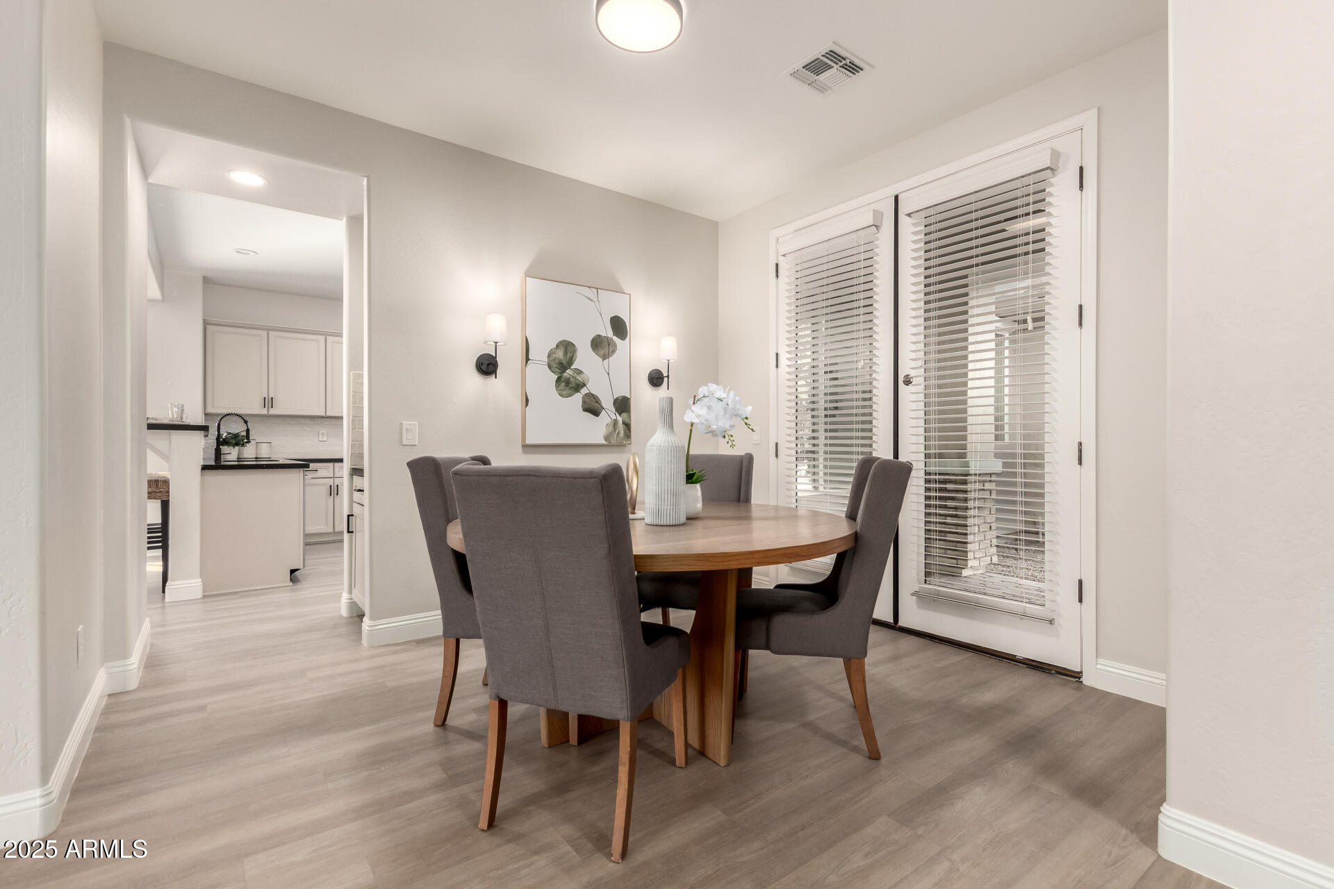 3955 E MESQUITE Street