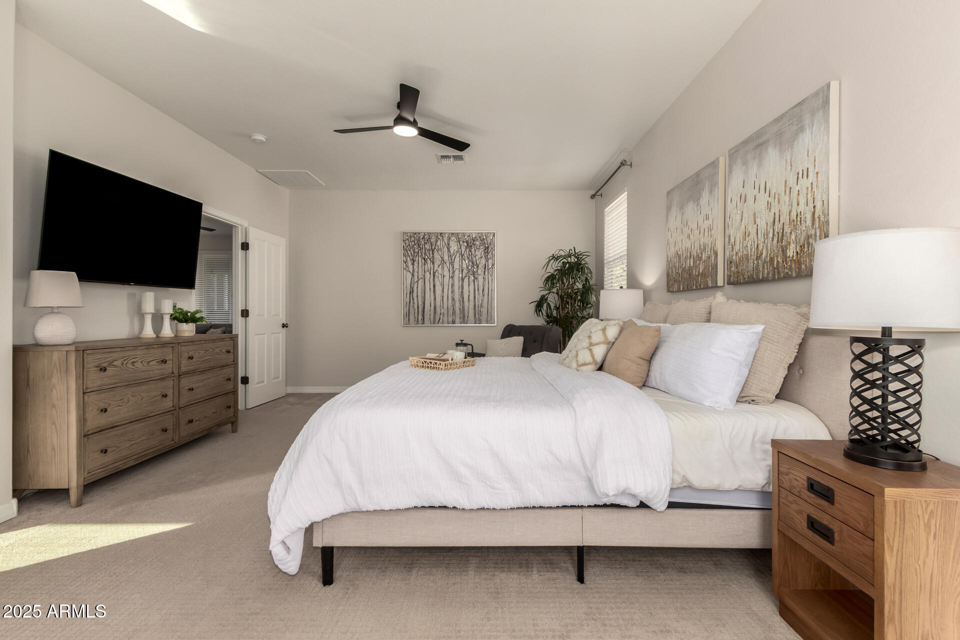 3955 E MESQUITE Street