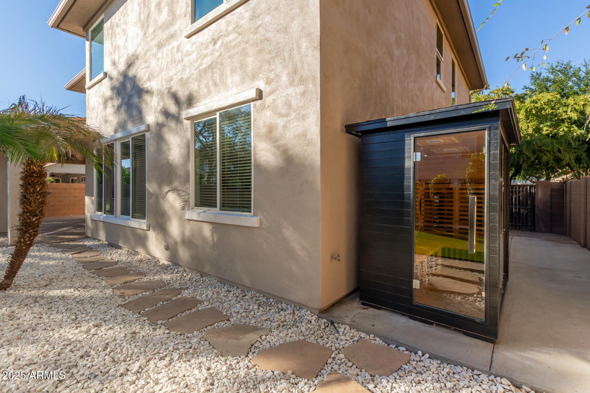 3955 E MESQUITE Street