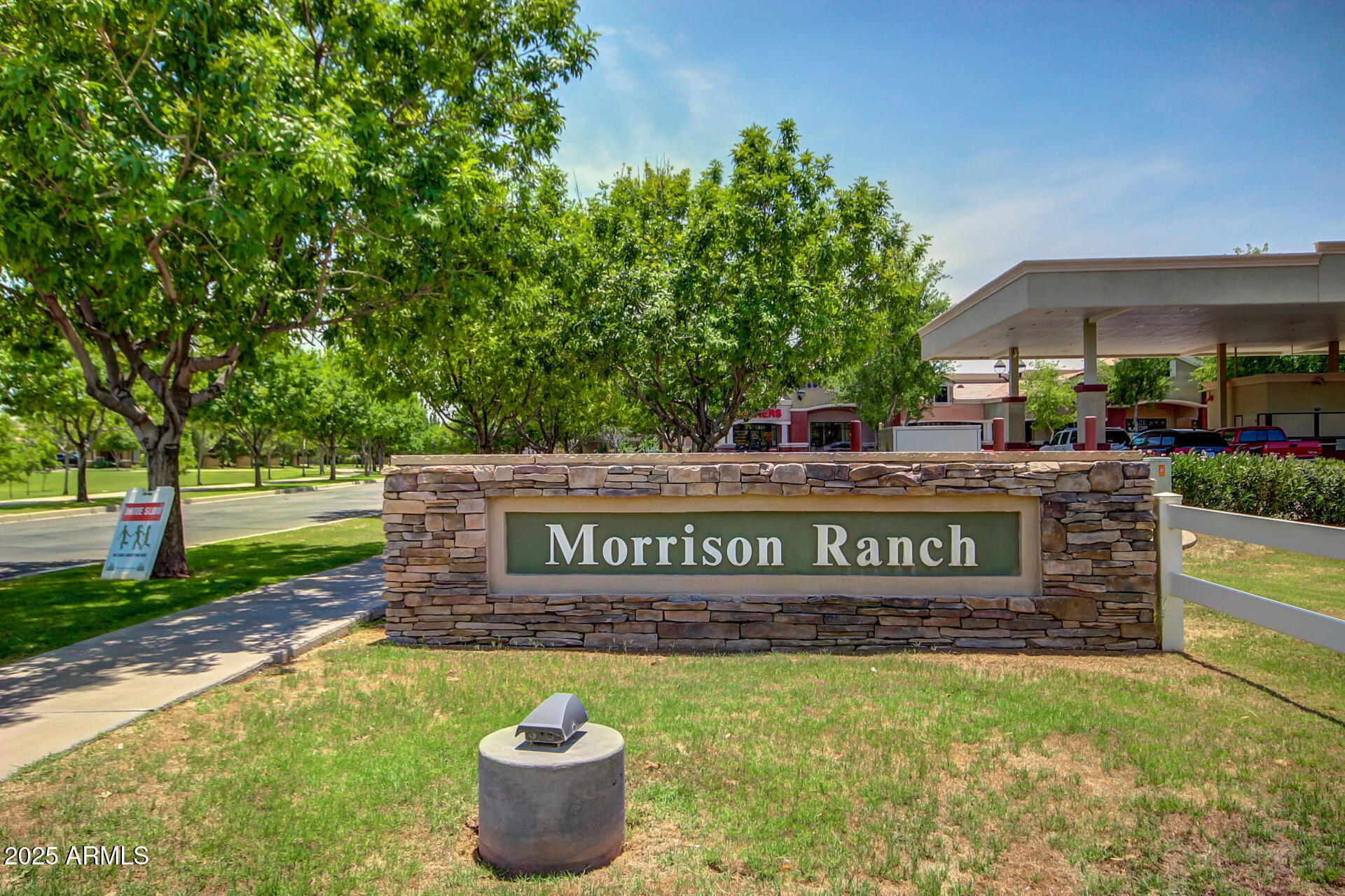 3955 E MESQUITE Street