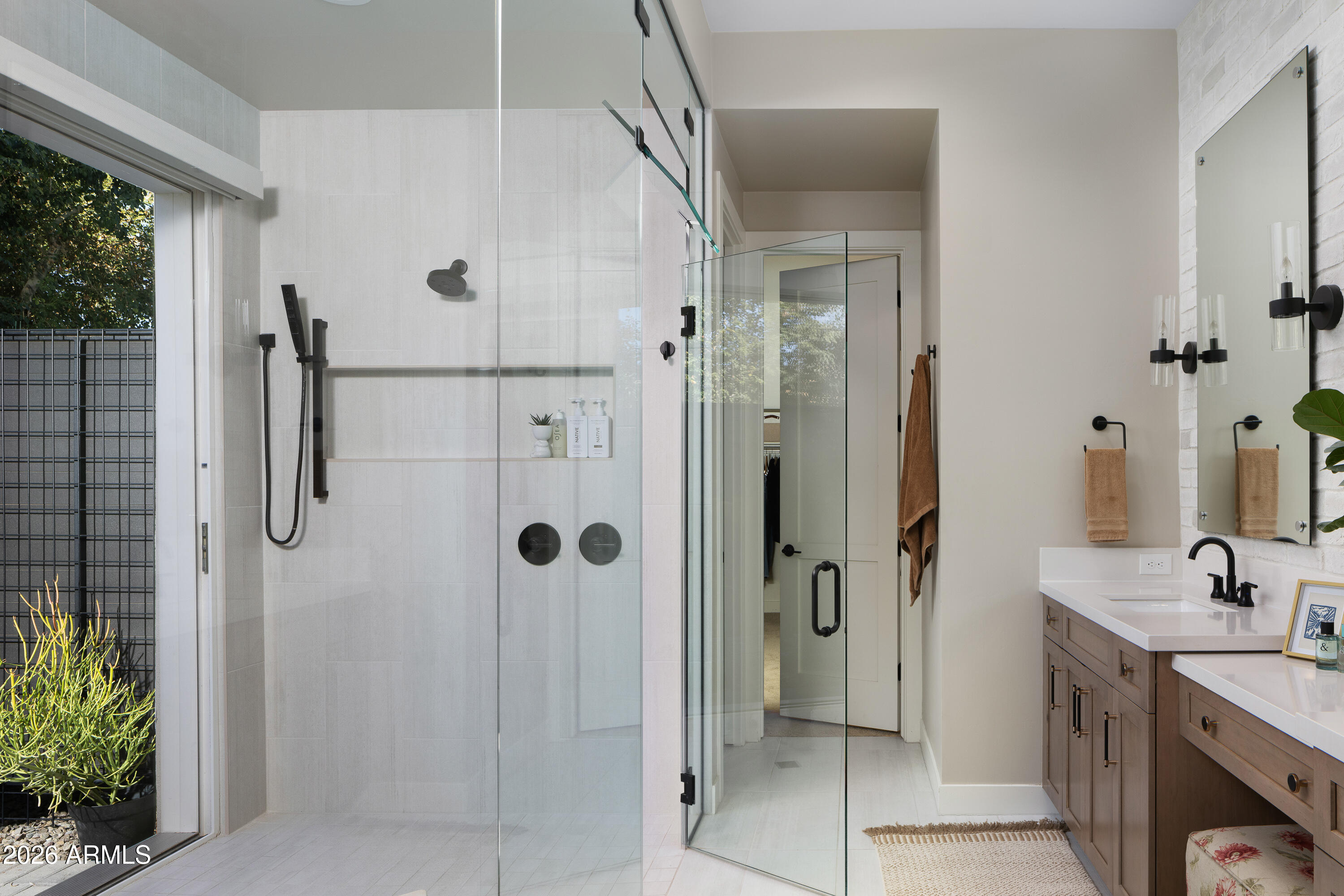 3405 E BLOOMFIELD Parkway