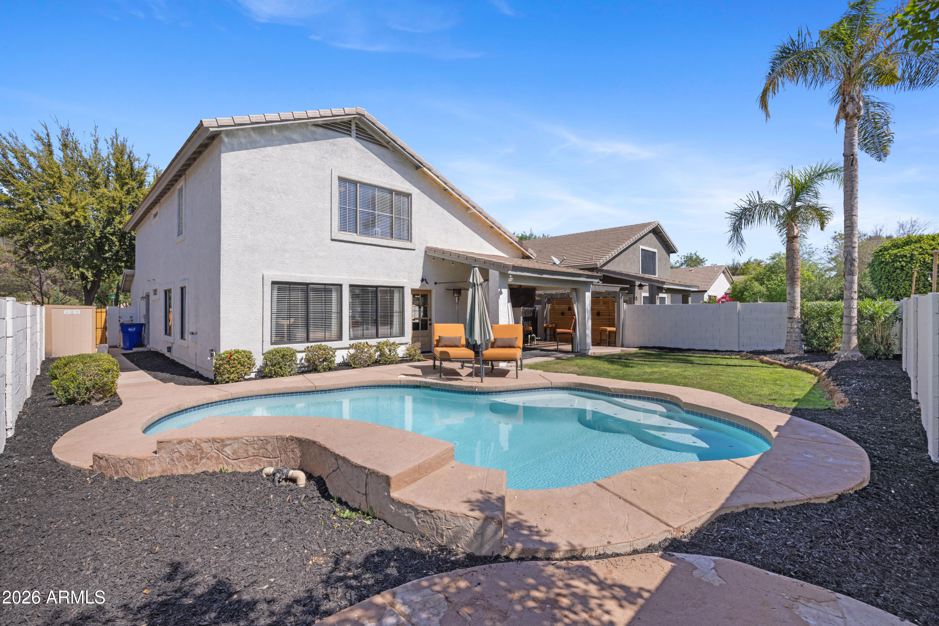 3423 E LINDA Lane