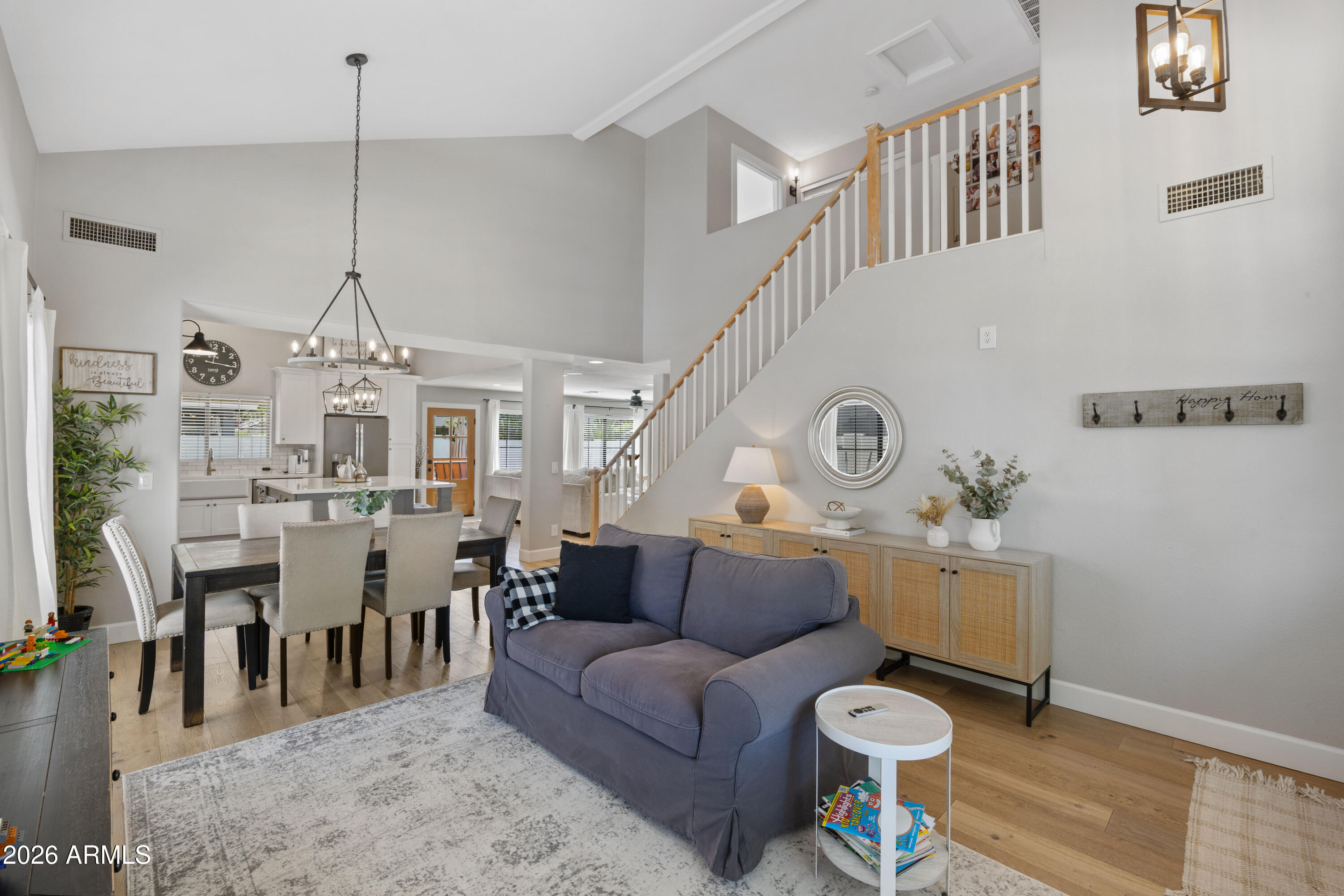 3423 E LINDA Lane