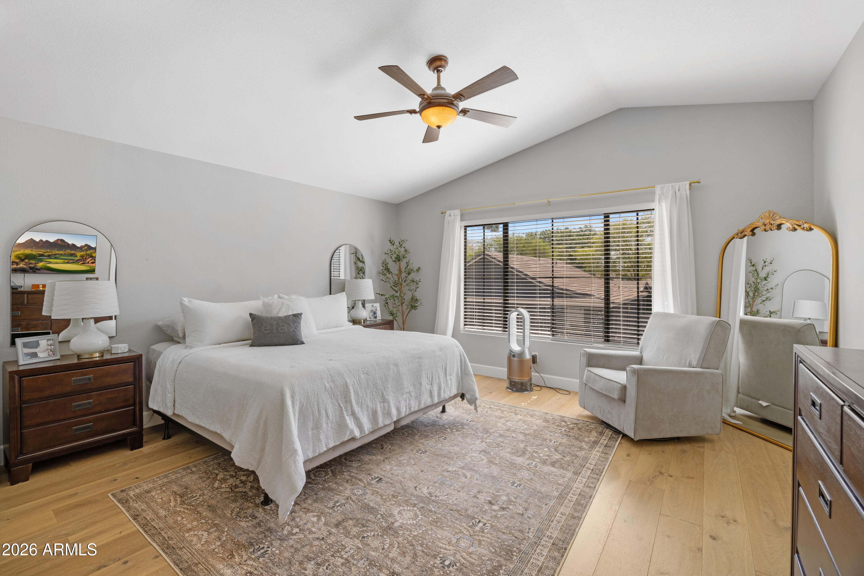 3423 E LINDA Lane