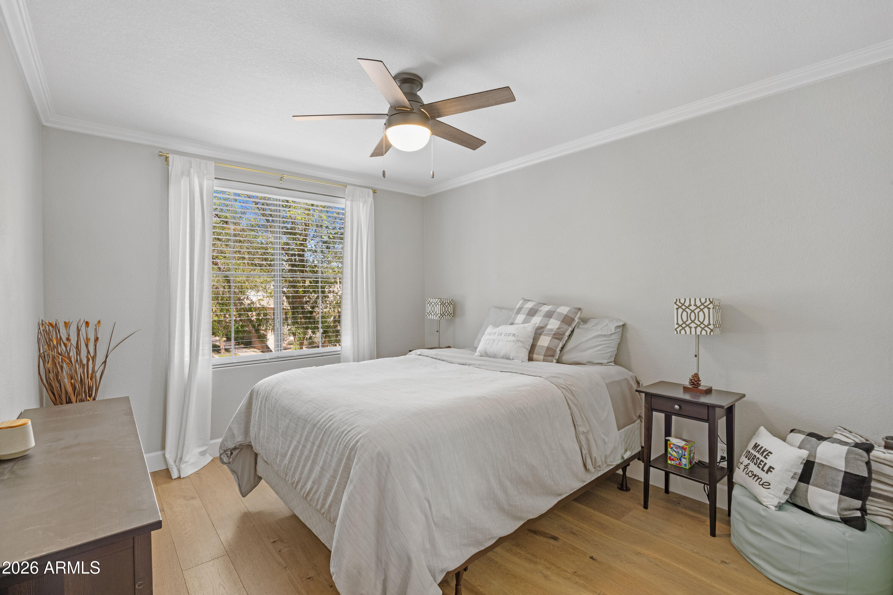 3423 E LINDA Lane