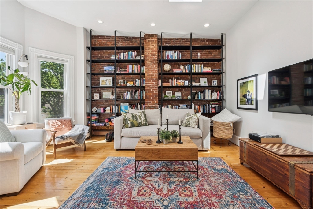 281 Chestnut Avenue # 3