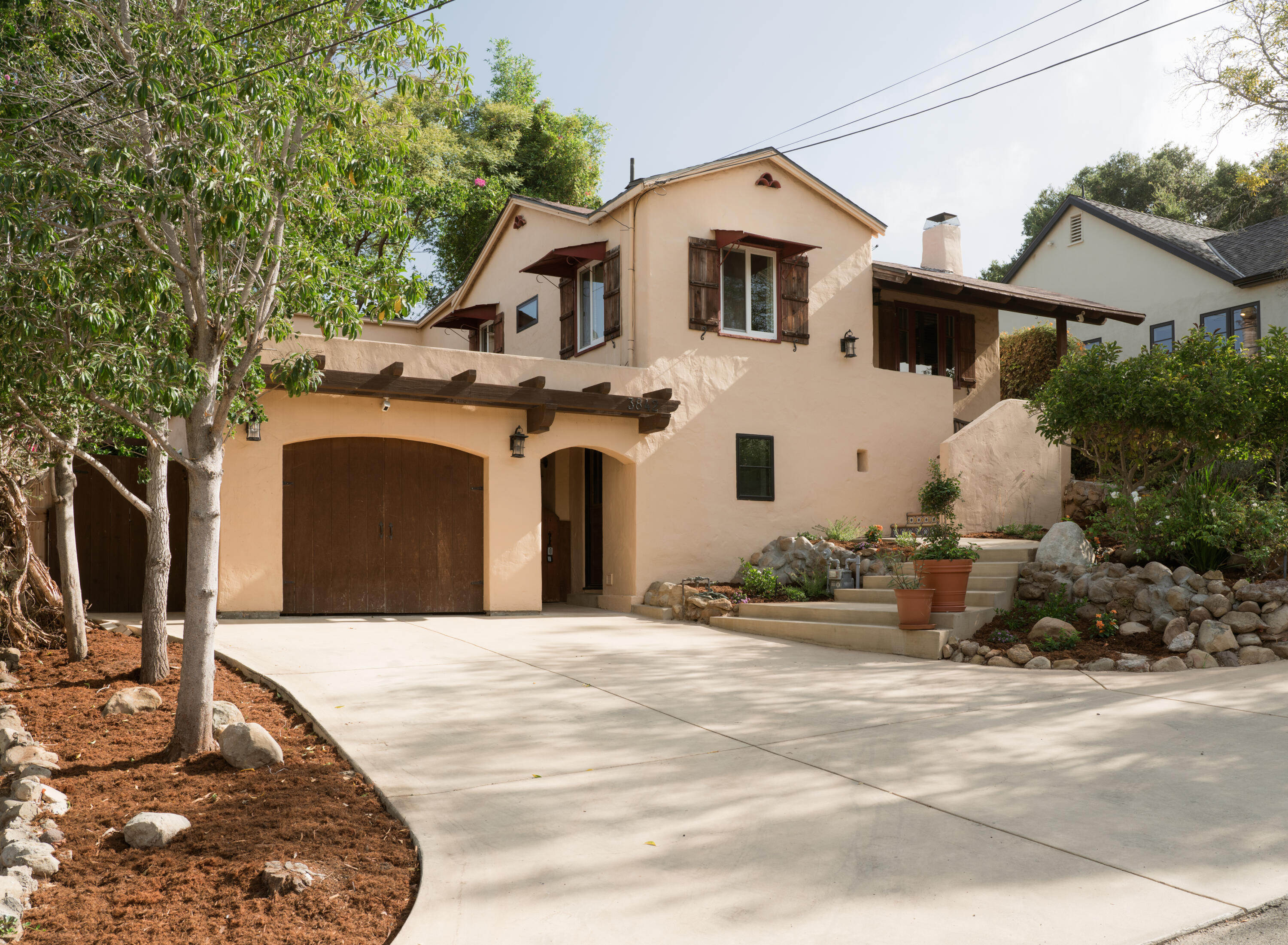 3842 Center Avenue