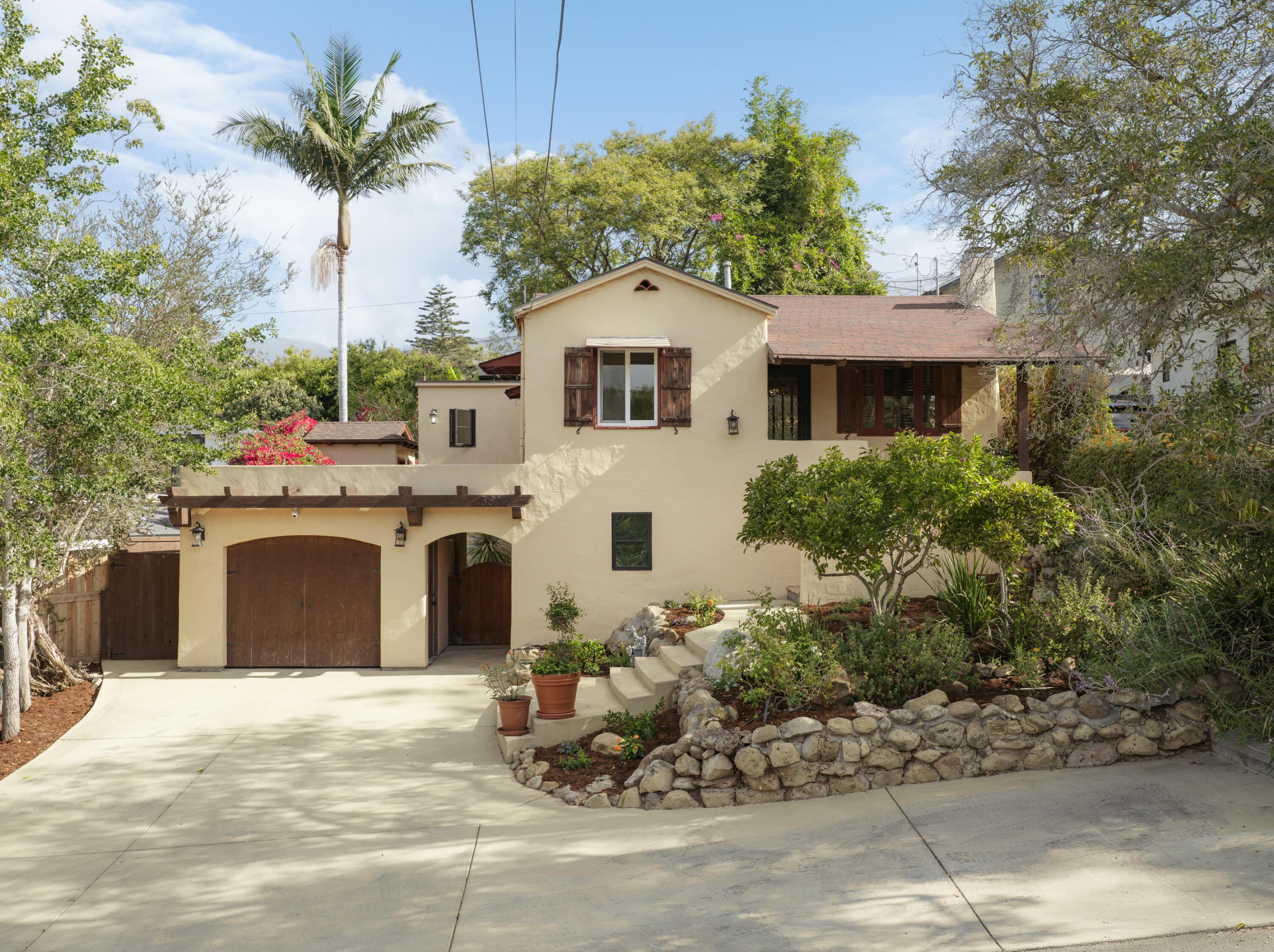 3842 Center Avenue