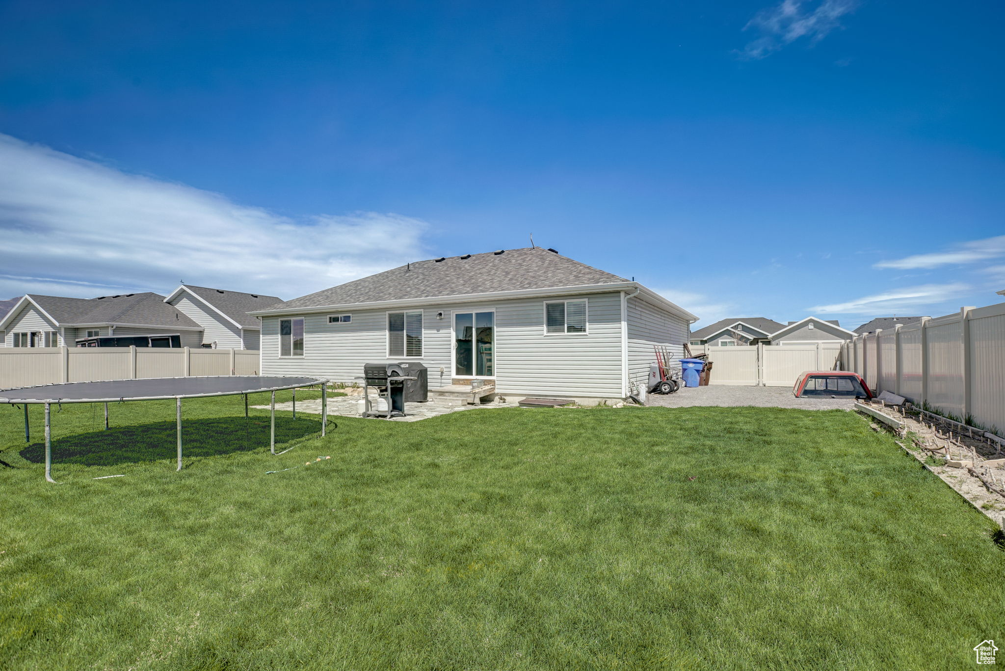 1086 E HUNTER LN