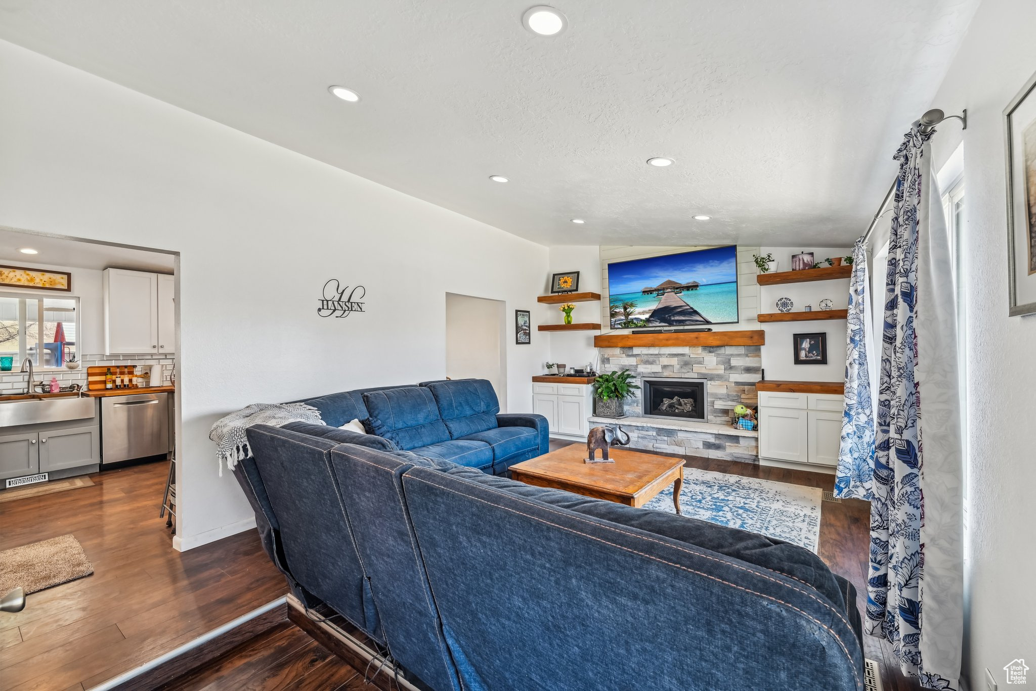 6811 S HEATHER WAY