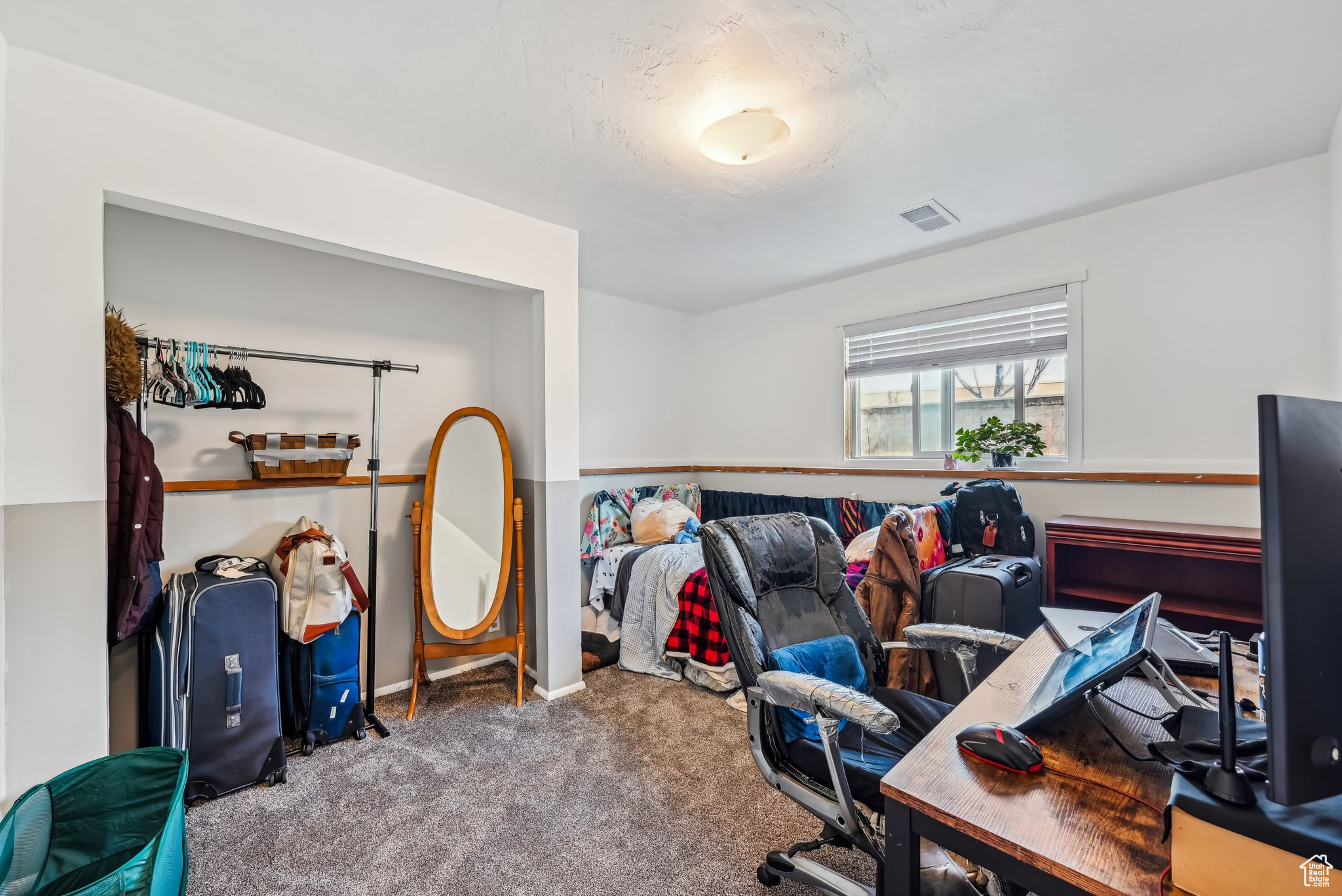 6811 S HEATHER WAY