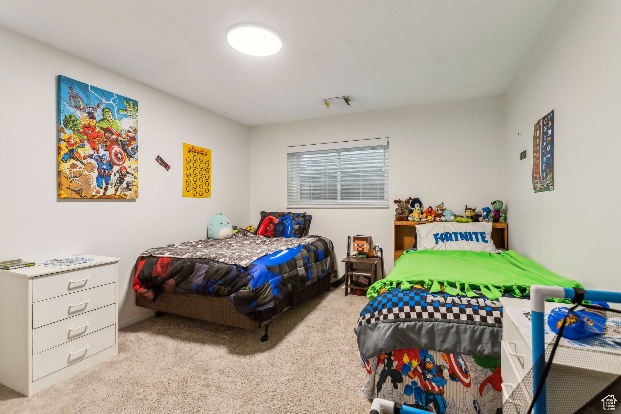 911 W BROOKCREST CIR