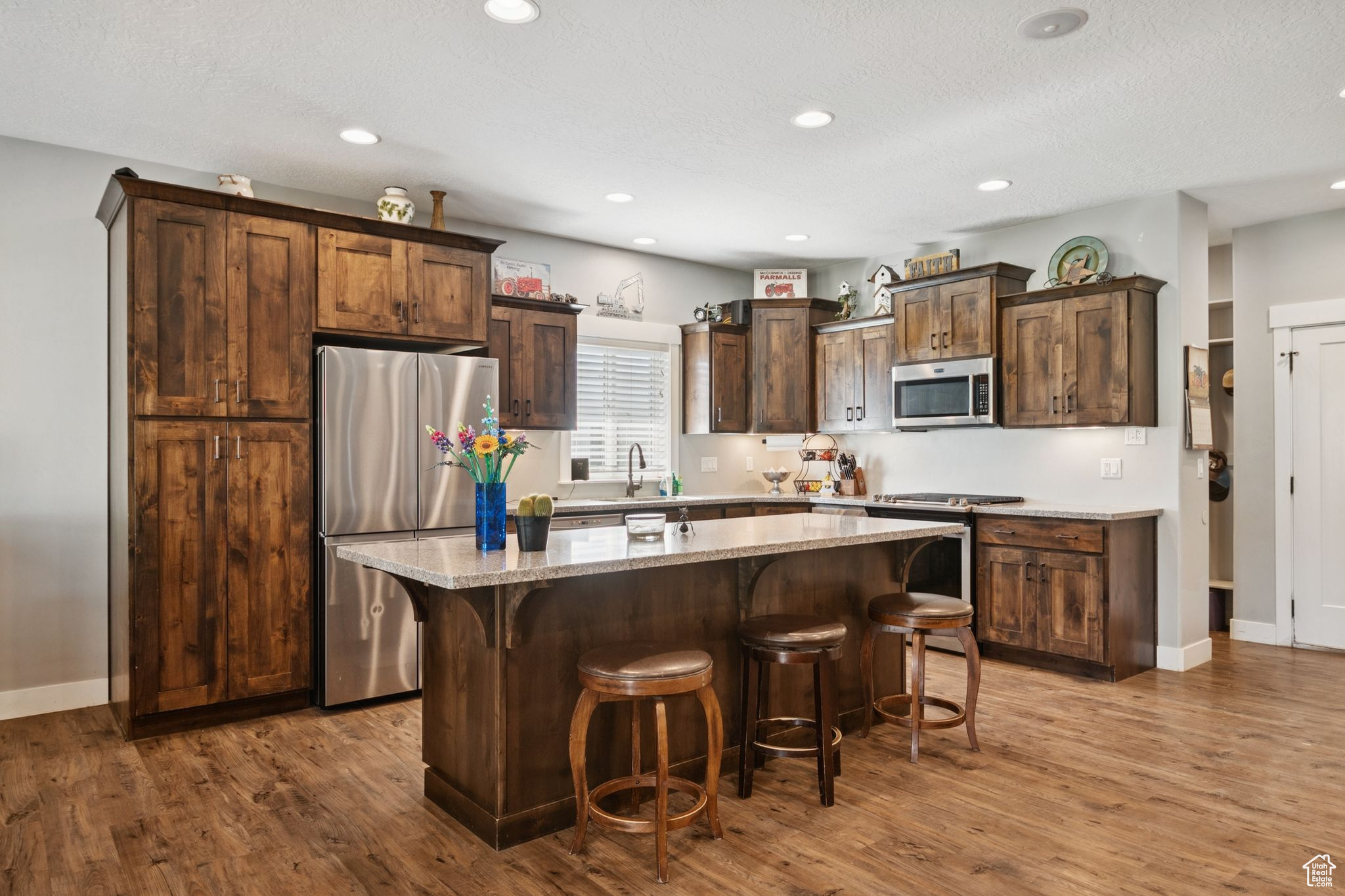 2976 W RUIZ