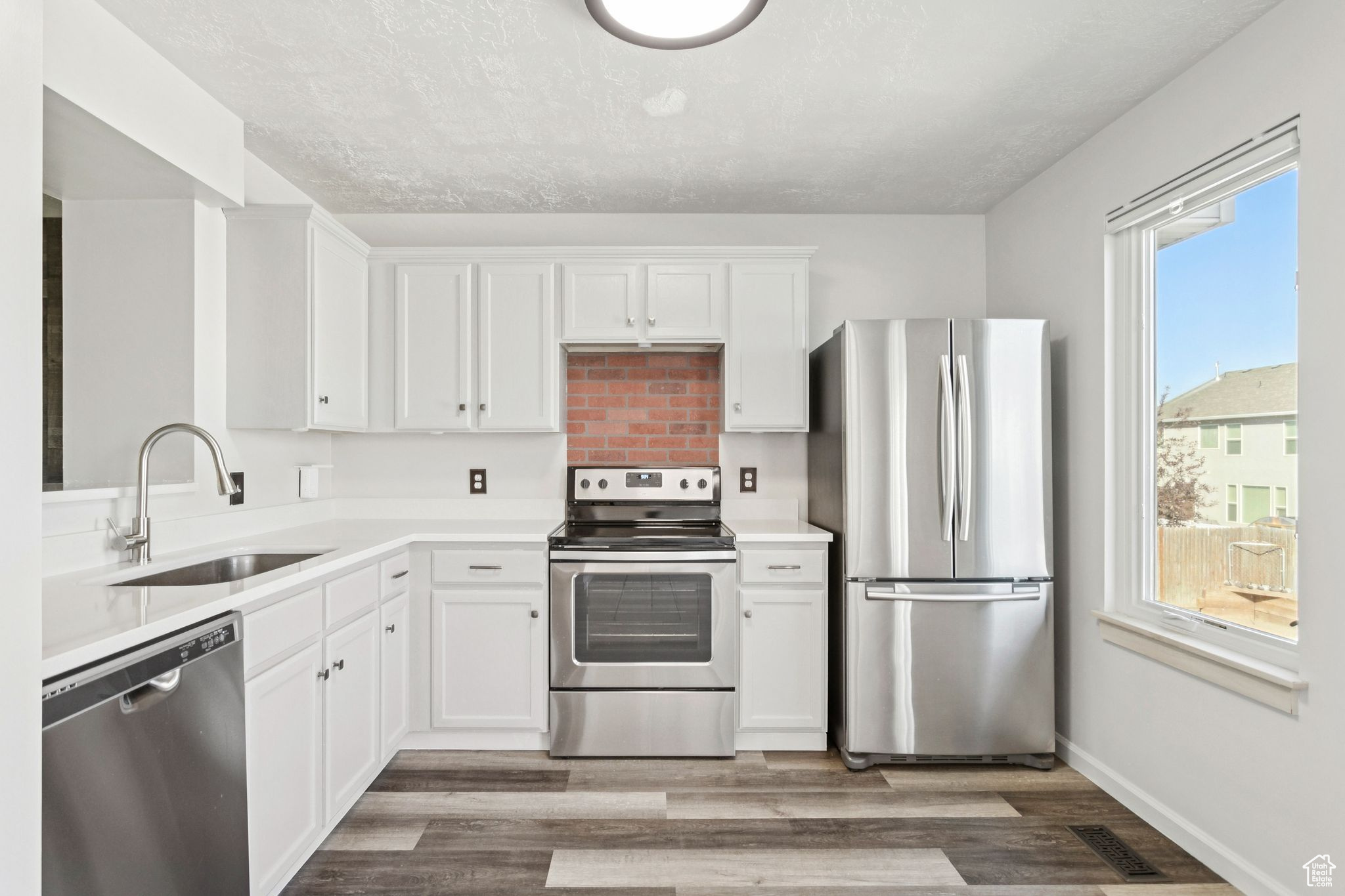 274 W ALFRED DR