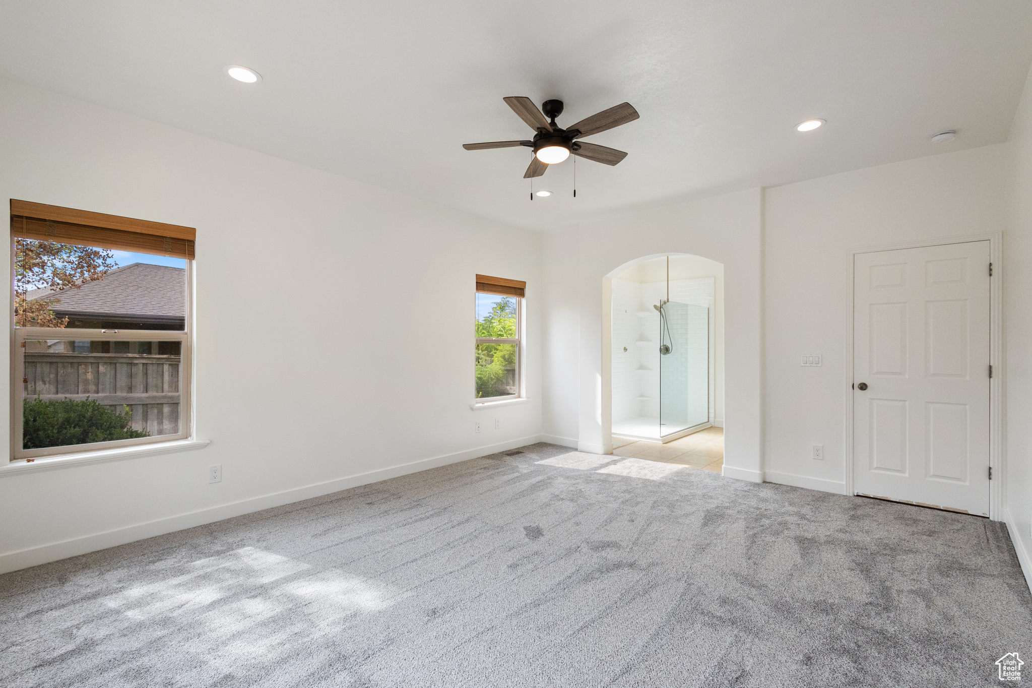 9226 N MOUNT AIREY DR