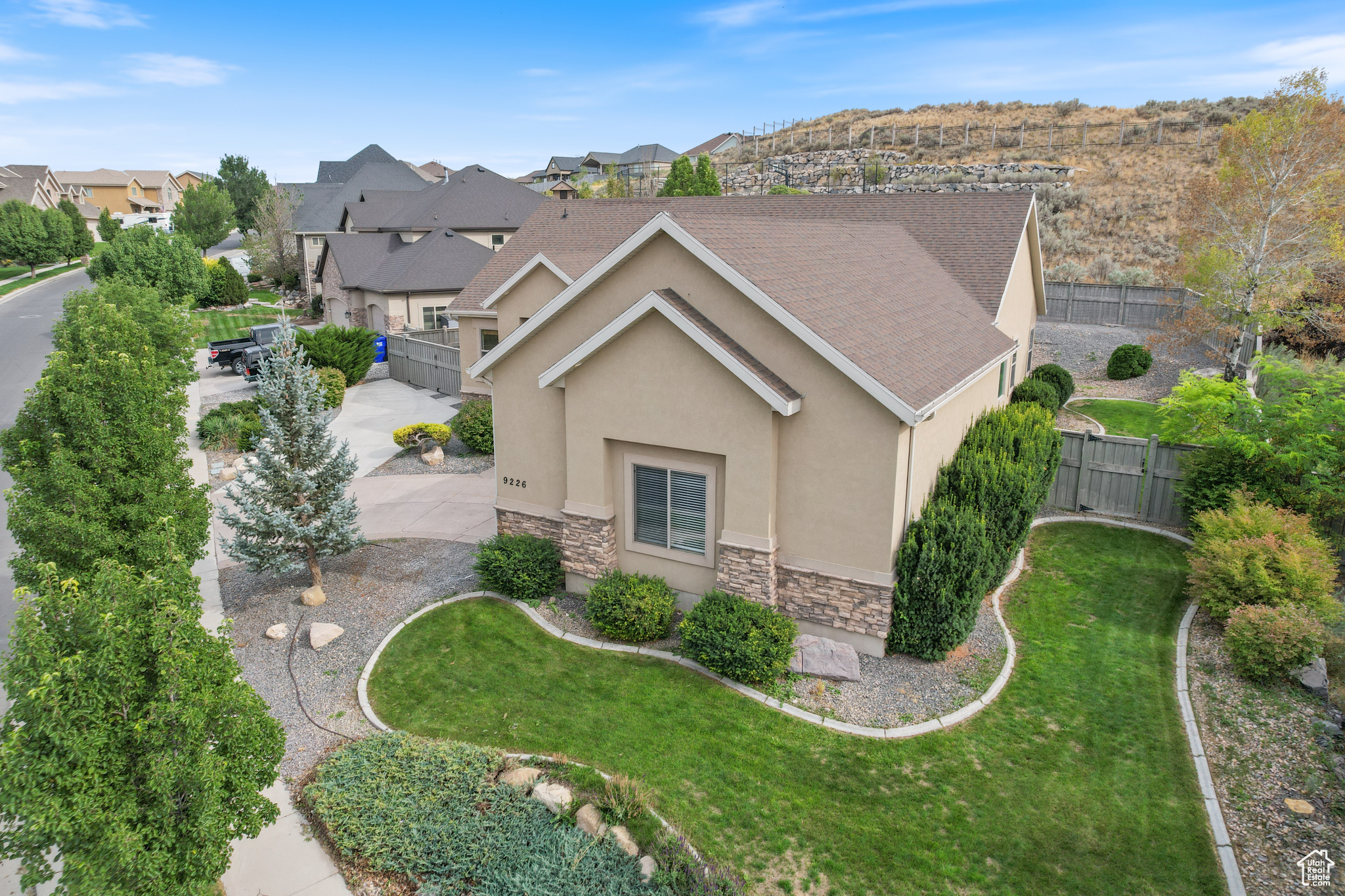 9226 N MOUNT AIREY DR