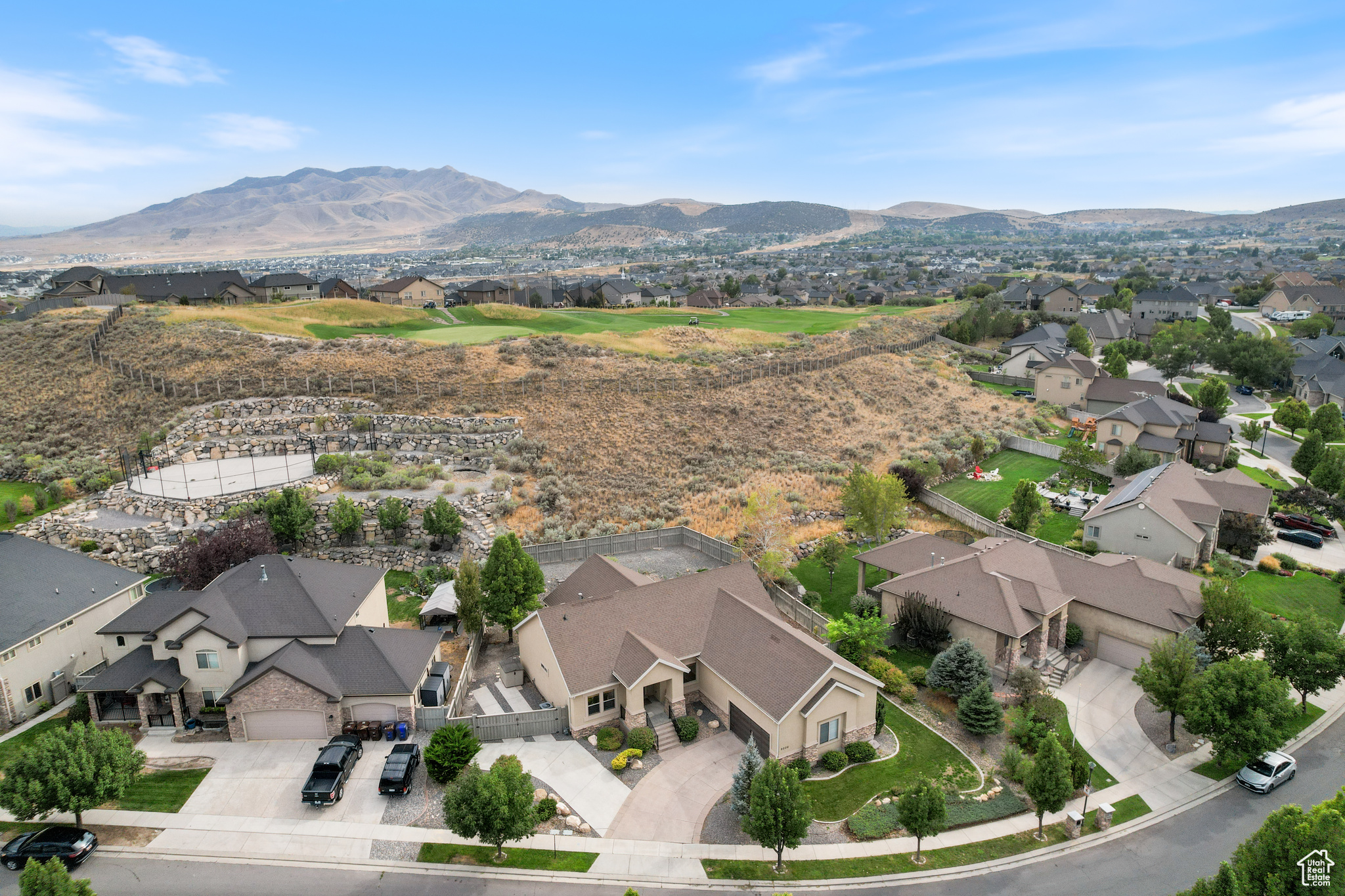 9226 N MOUNT AIREY DR