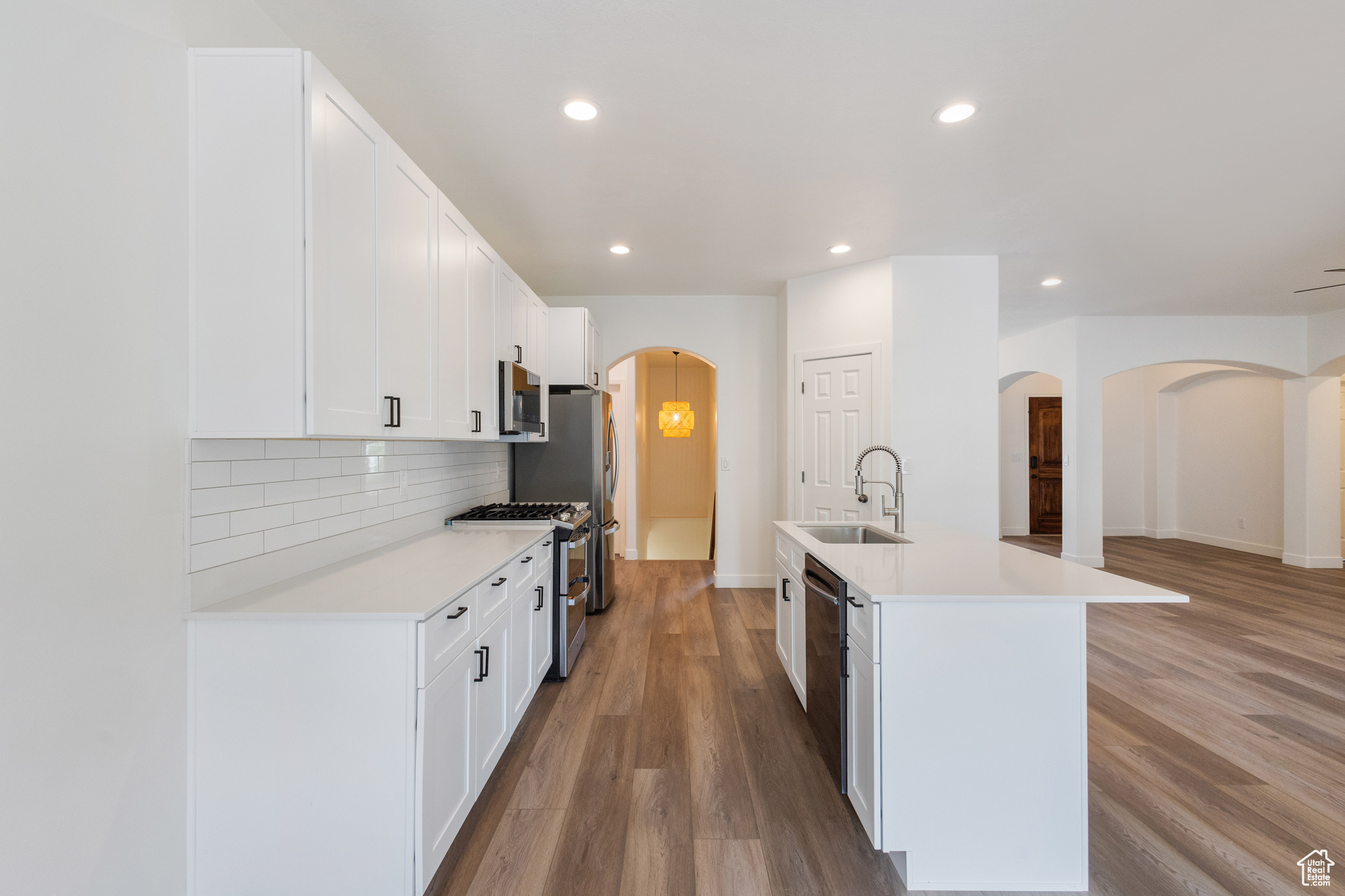 9226 N MOUNT AIREY DR