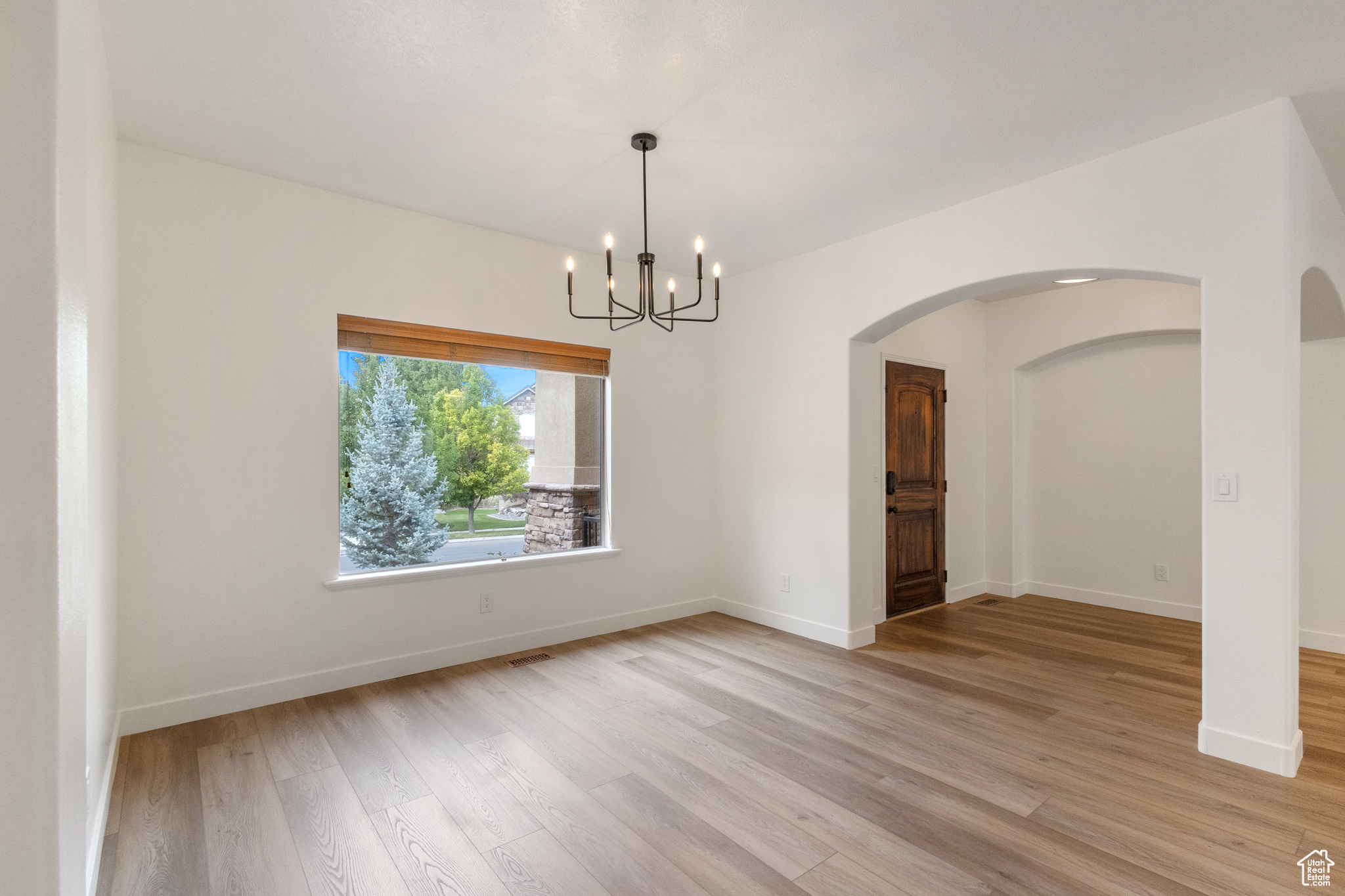 9226 N MOUNT AIREY DR