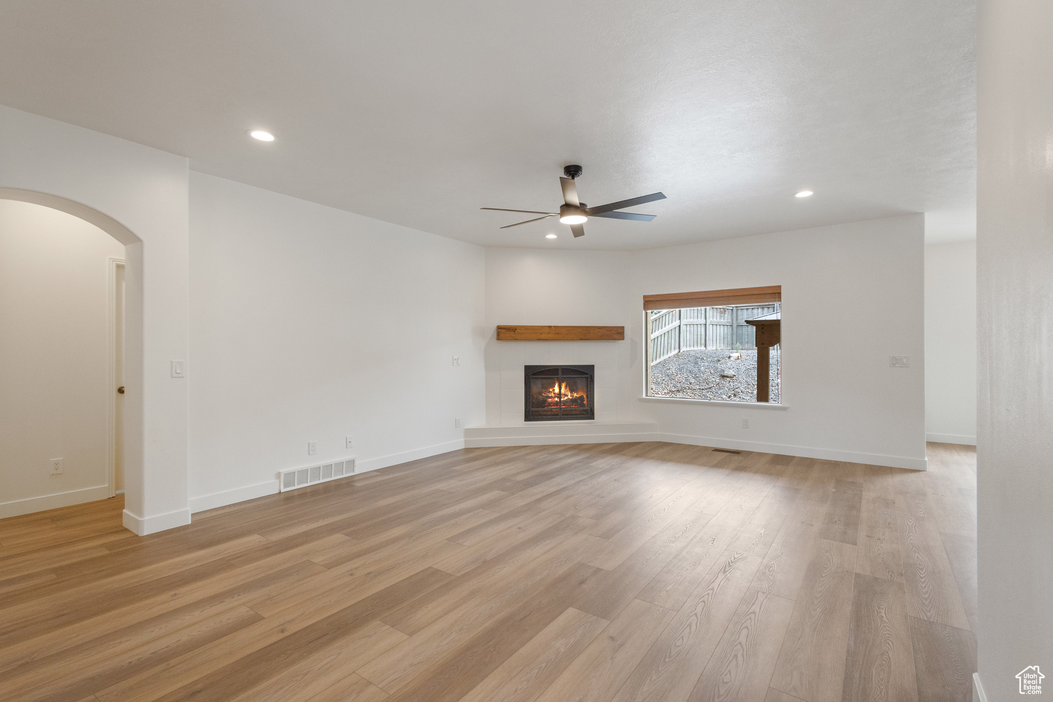 9226 N MOUNT AIREY DR