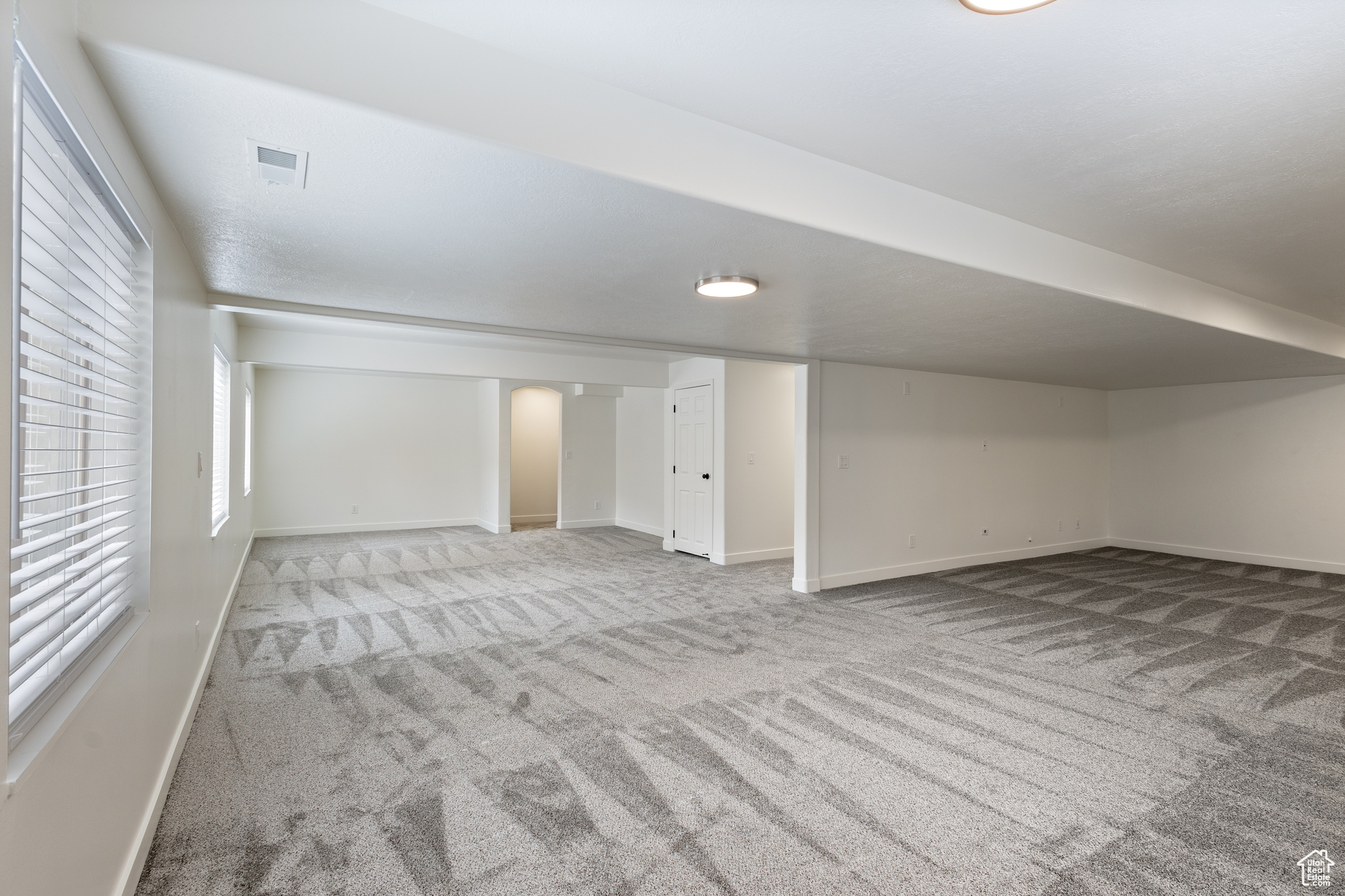 9226 N MOUNT AIREY DR