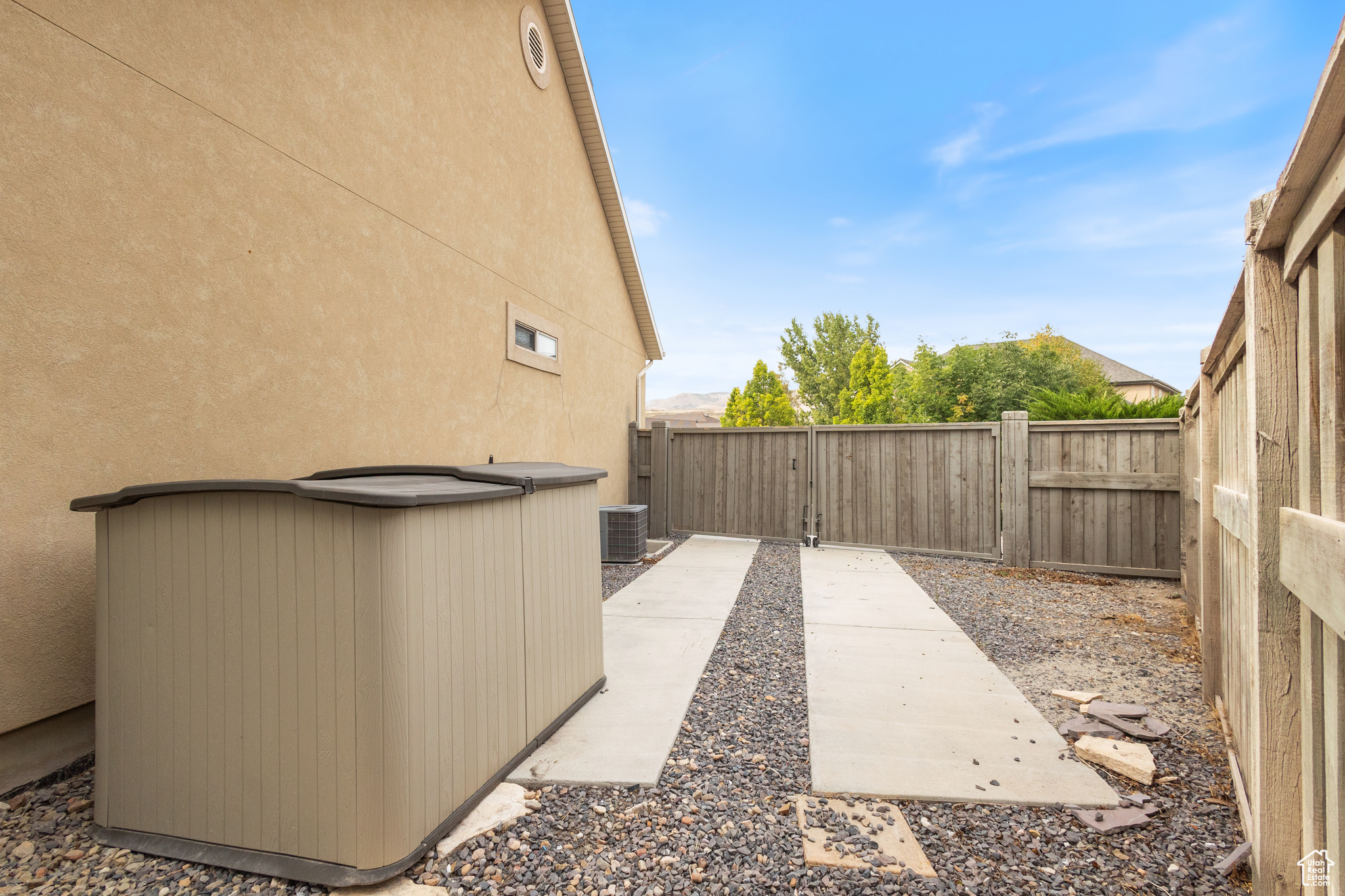 9226 N MOUNT AIREY DR
