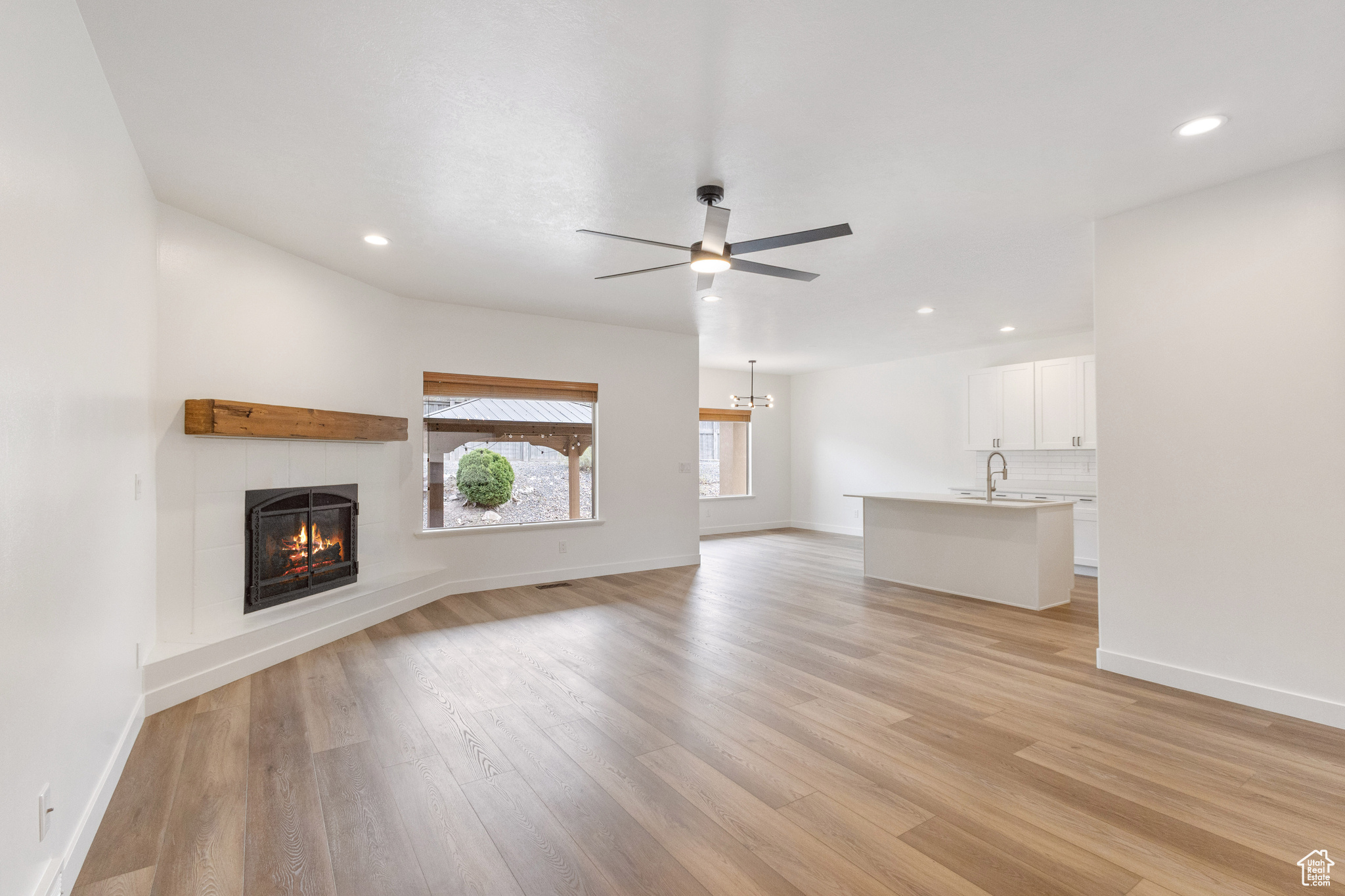 9226 N MOUNT AIREY DR