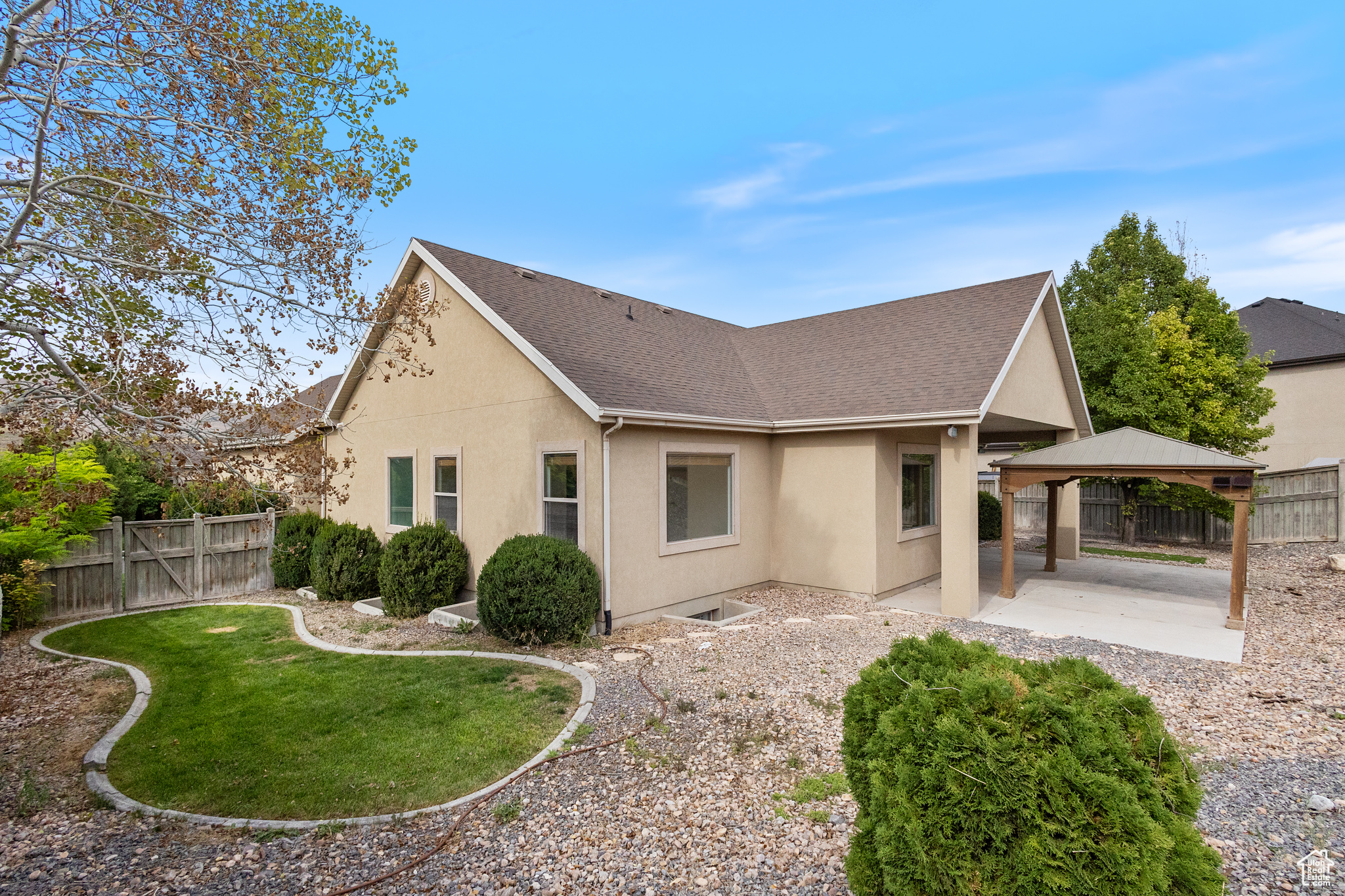 9226 N MOUNT AIREY DR