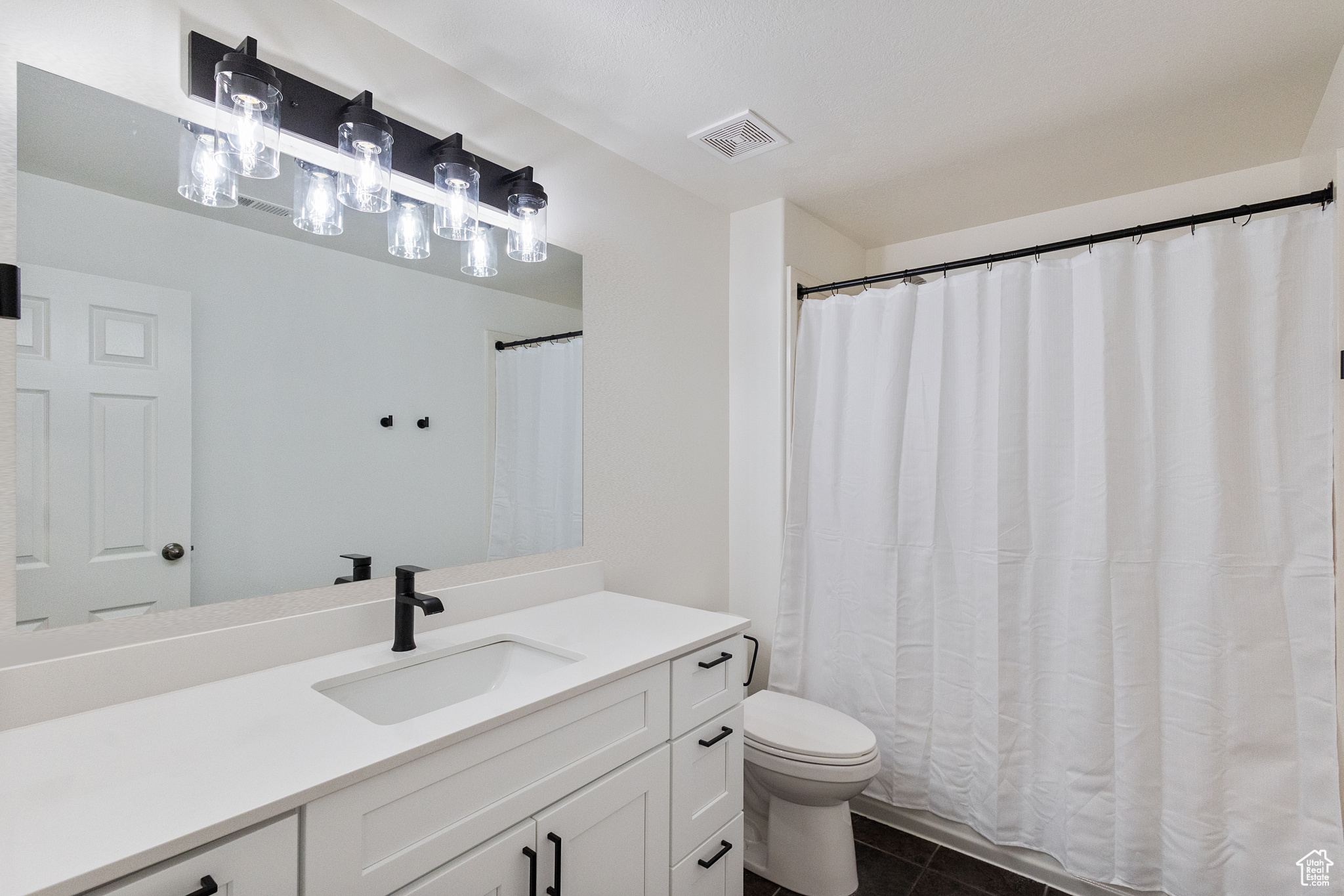 9226 N MOUNT AIREY DR